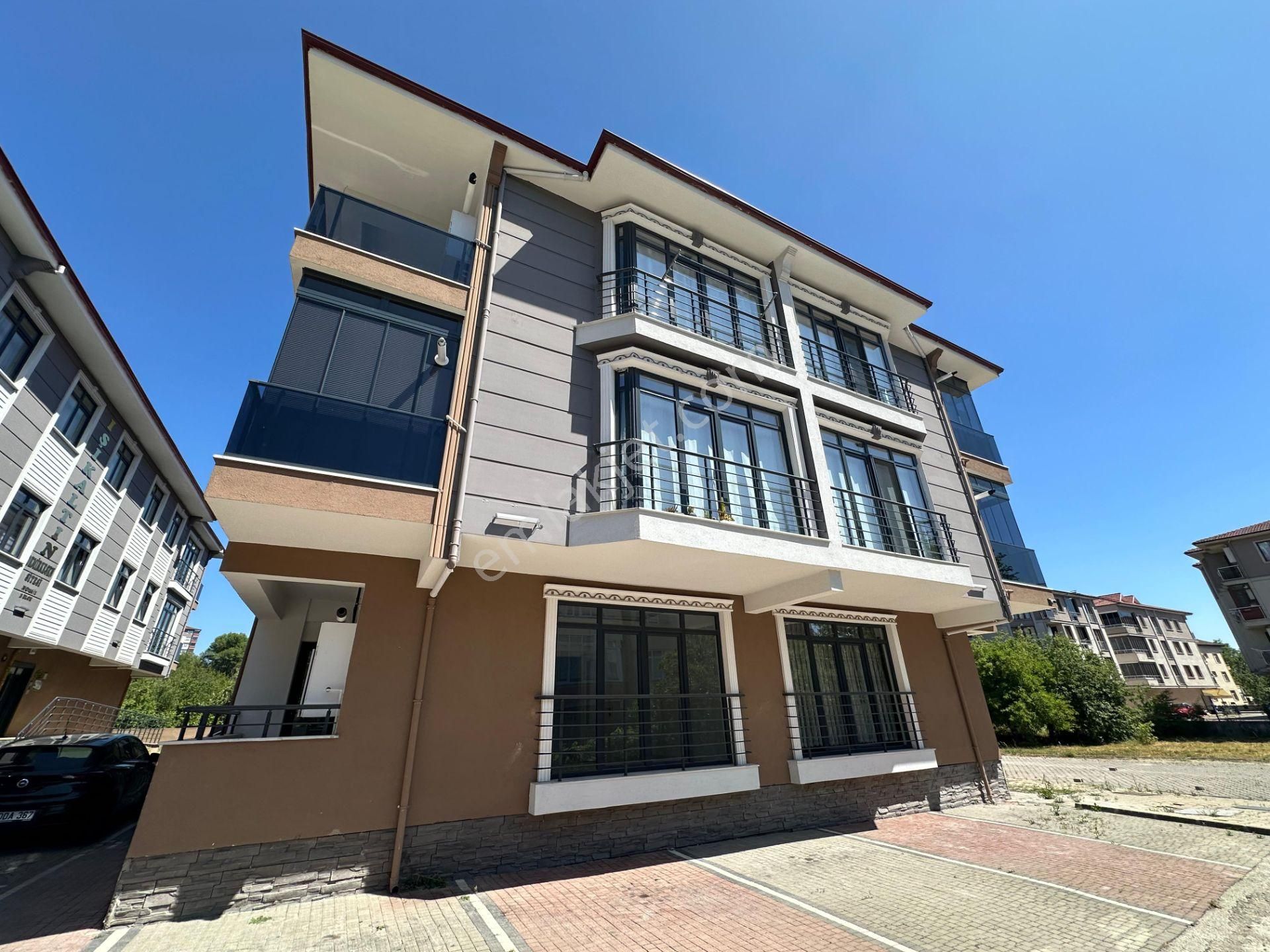Bilgin Emlaktan Merkezi Konumda Kaynarcada 2+1 Kullanışlı Satılık Daire
