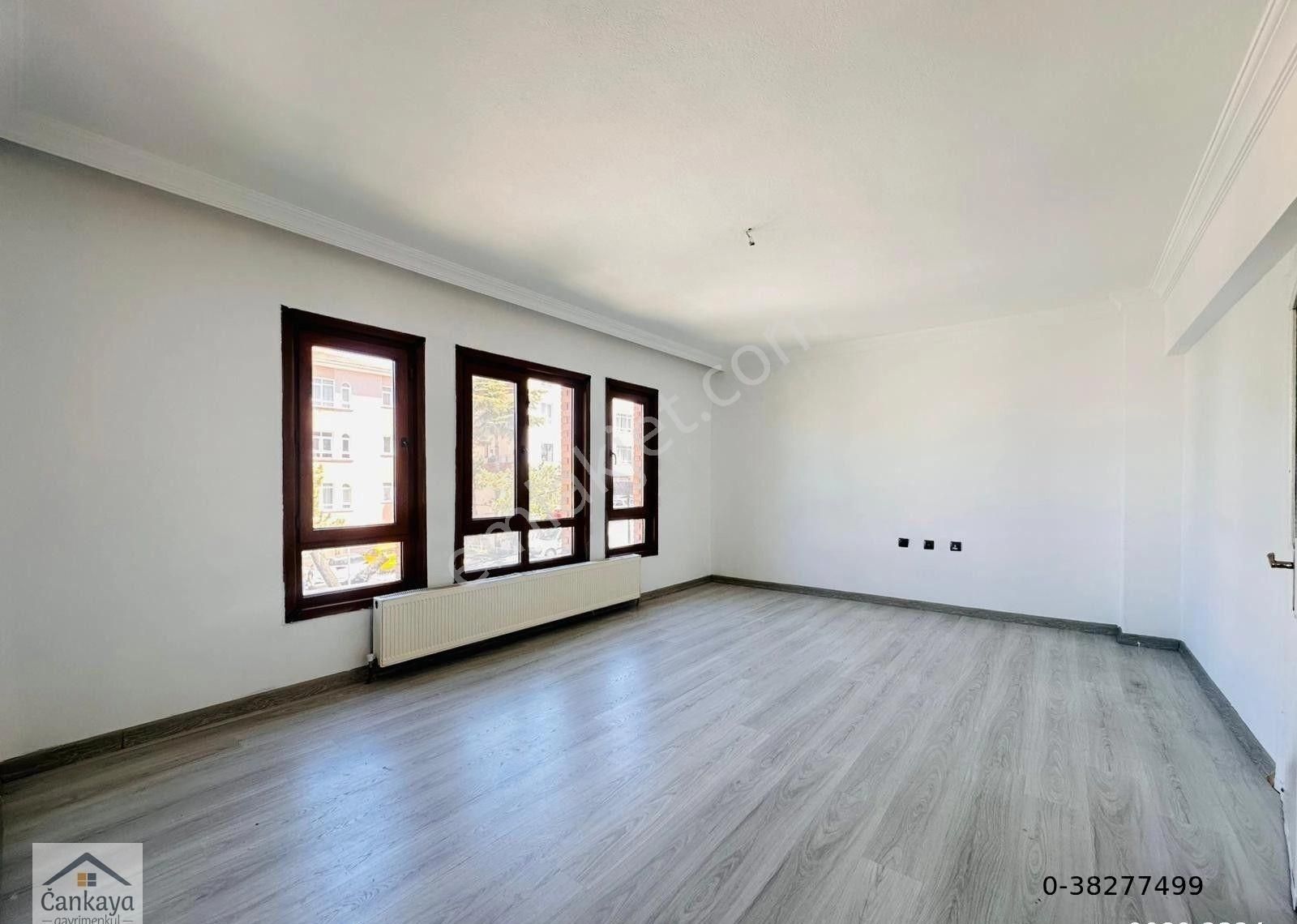 Çankayadan Öveçler Vadisi Ve Çetin Emeç Yanı Köşe Başında Bağımsız Salonlu 3+1 Kombili Masrafsız