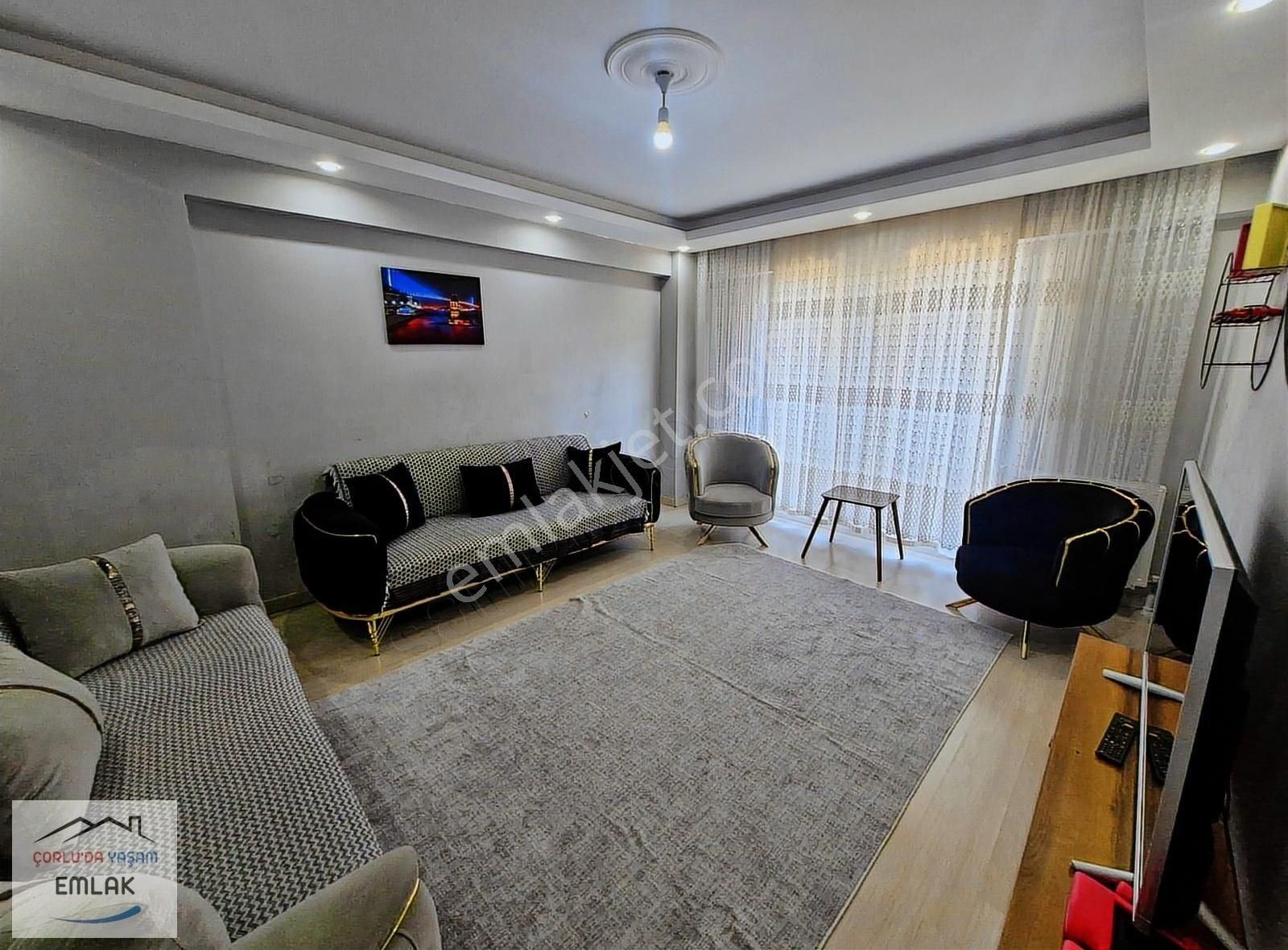 Sarılar Yolu Üzeri Uysal Pala Sitesinde Satılık 2+1 Daire