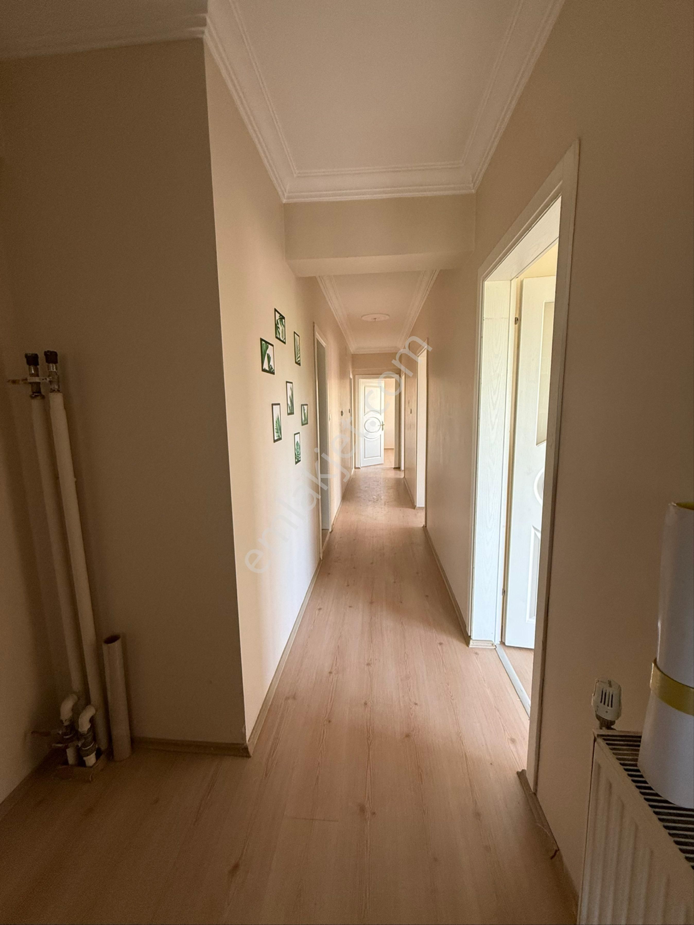 Cumhuriyet Mah . Havuzlu Kahve Yakını 3+1,130 M2