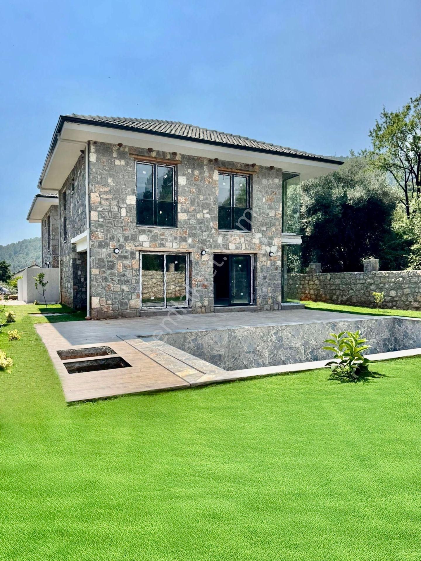 Fethiye Kızılbel’de Doğayla Uyumlu, Özel Taş Mimarili Sıfır Villa
