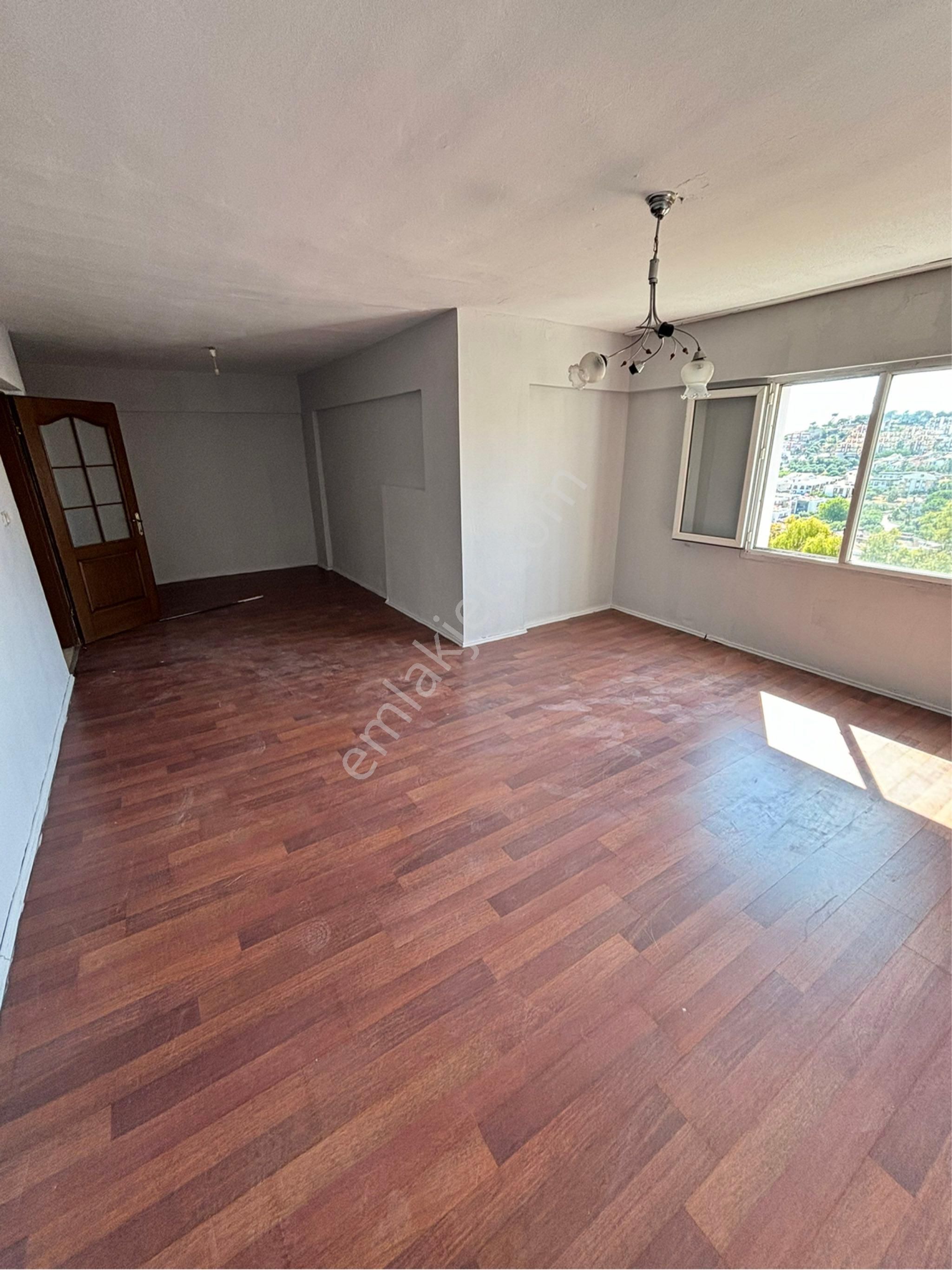 Fırsat!! Kuşadası’nda Müthiş Konumda Ferah 2+1 100m2 Daire