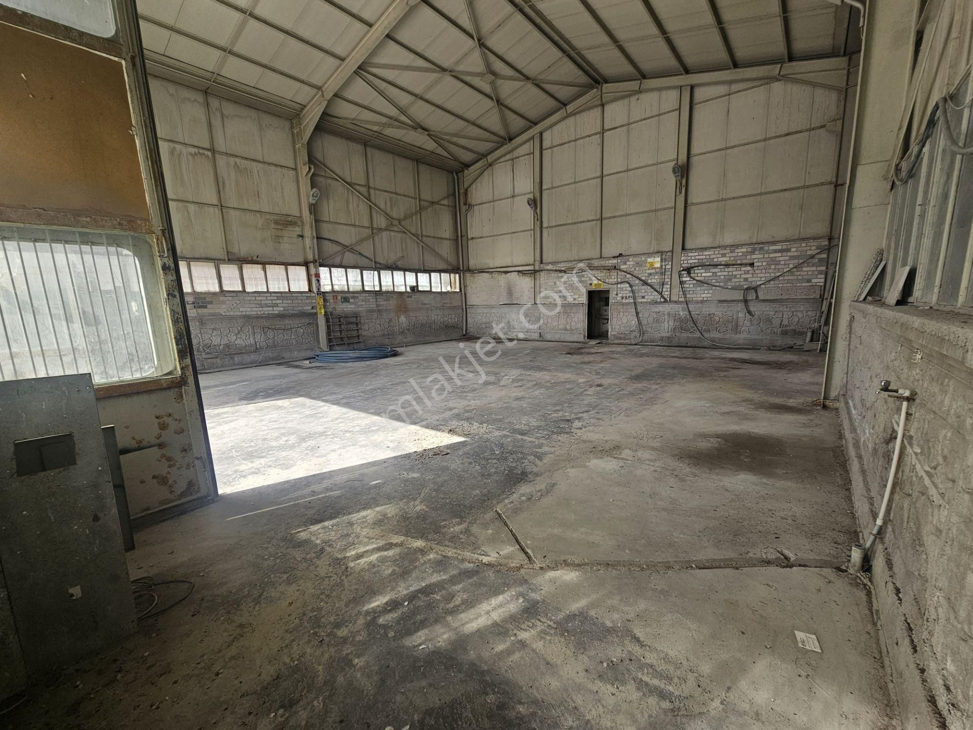Tatlıcak Mah. Konimsan San. Sitesin'de Satılık 1005m2 Net Alanlı Fabrika