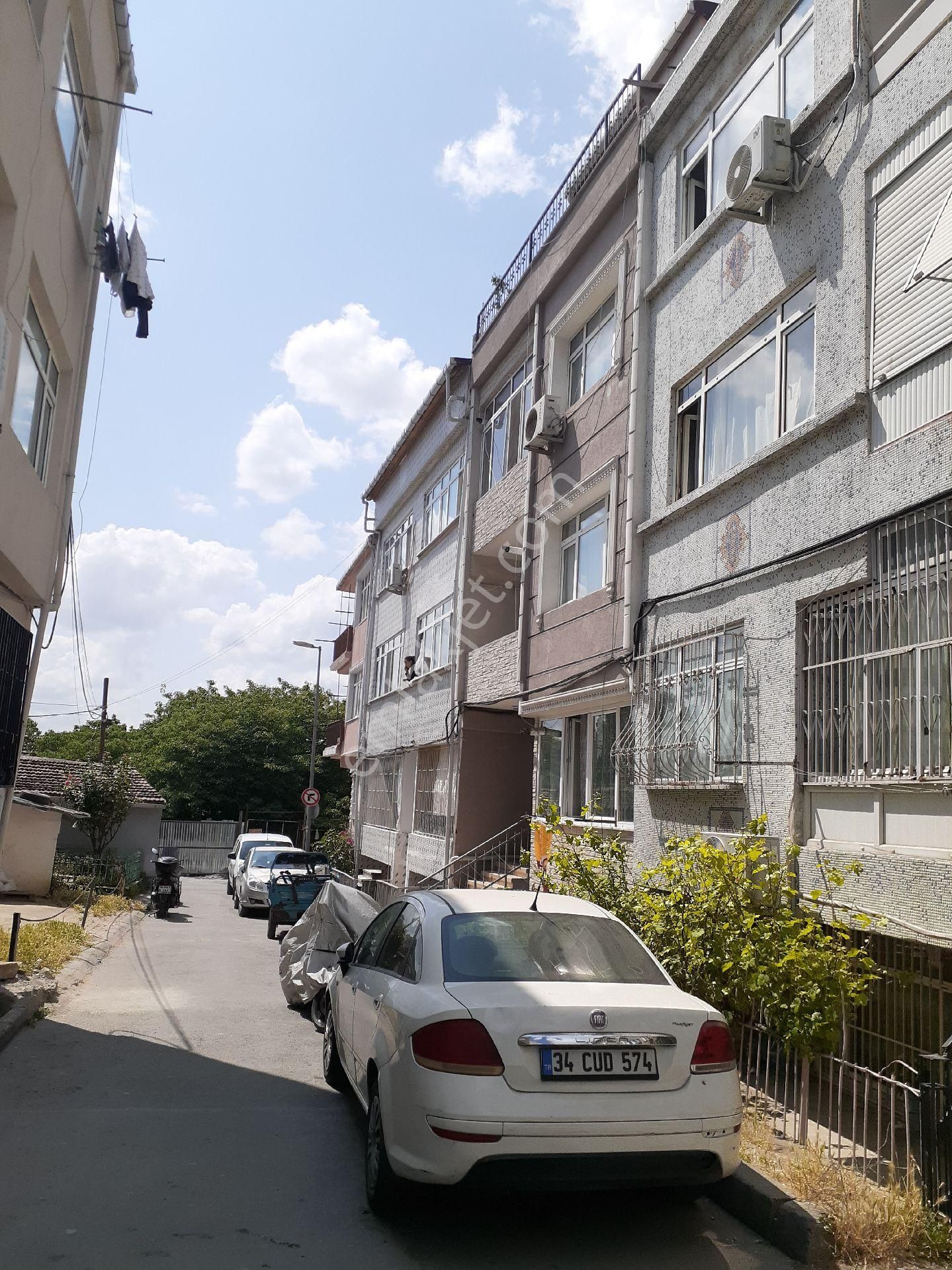 Fatih Kocamustafapaşa Sümbülefendi Buz Pisti Yanında Boş Sığınaklı ..