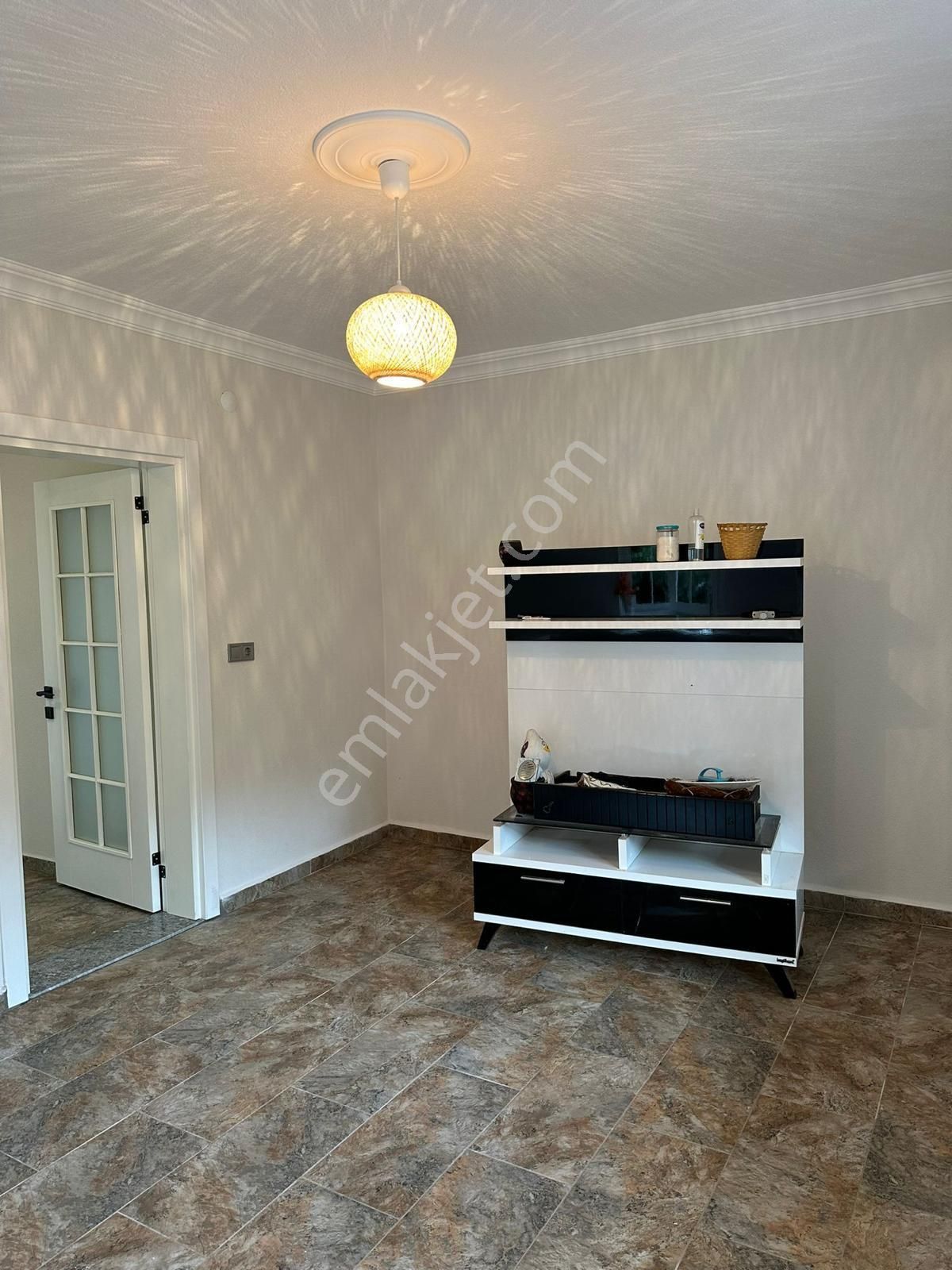 Turgut’ta Kısmi Eşyalı, Müstakil Bahçeli 1+1 Daire - Kiralık - Görsel 4