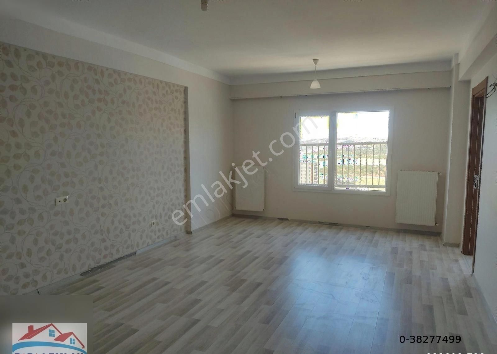 Baraj Emlak 24 Saat Güvenlikli Site İçerisinde Satılık Daire