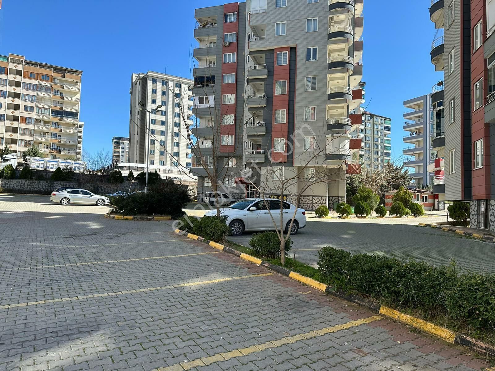 Eryavuz Dan Karaköprü Doğukent Mah.çocuk Oyun Dünyası Yanında 3+1 Odalı,site İçi,düz Giriş,uygun
