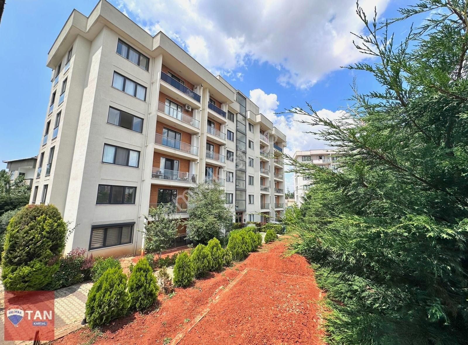 Tuzla Aydınlı Merkezi Lokasyonda Reflex Sitesi Kiralık 2+1 Daire