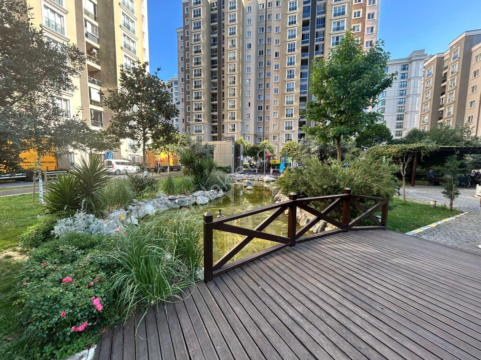 Kiptaş Sahilpark Konutları'nda Satılık 2+1 Daire