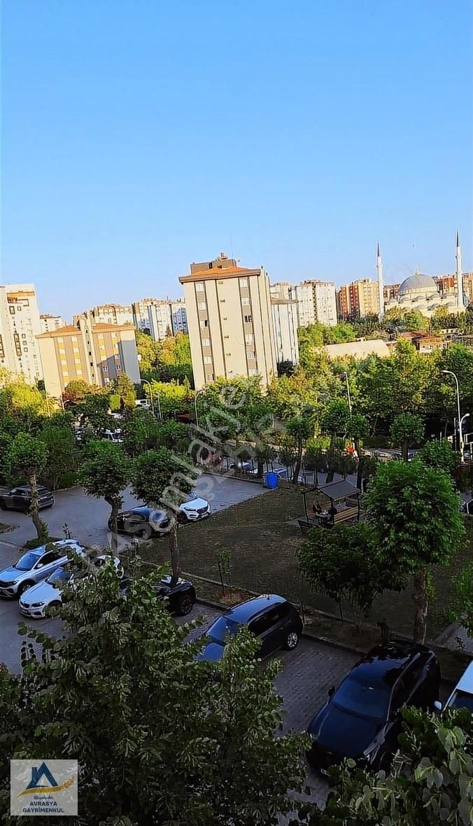 Metroya Yakın Eşyalı Geniş 3+1 Satılık Tadilatlı Sevgi Sitesi