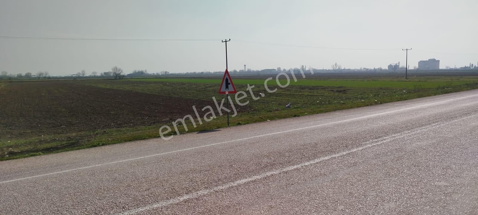 Feyzullah'tan Karacabey, Yenisarıbey'de 6245m2 Satılık Tarla
