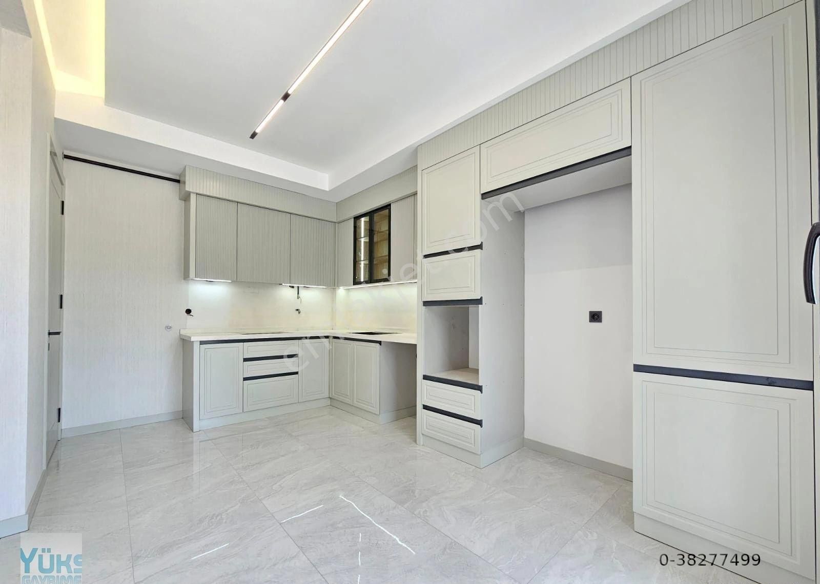 Denizli Şemikler De 2+1 120 M2 Mükemmel İşçilikte Lüks Satılık Daireler