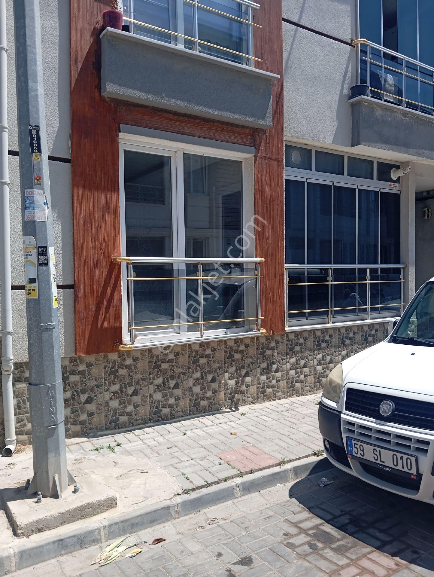Parlar Emlaktan Satılık Daire 3+1 135m2 Marketlere Yakın Yola Cepheli Satılık Daire