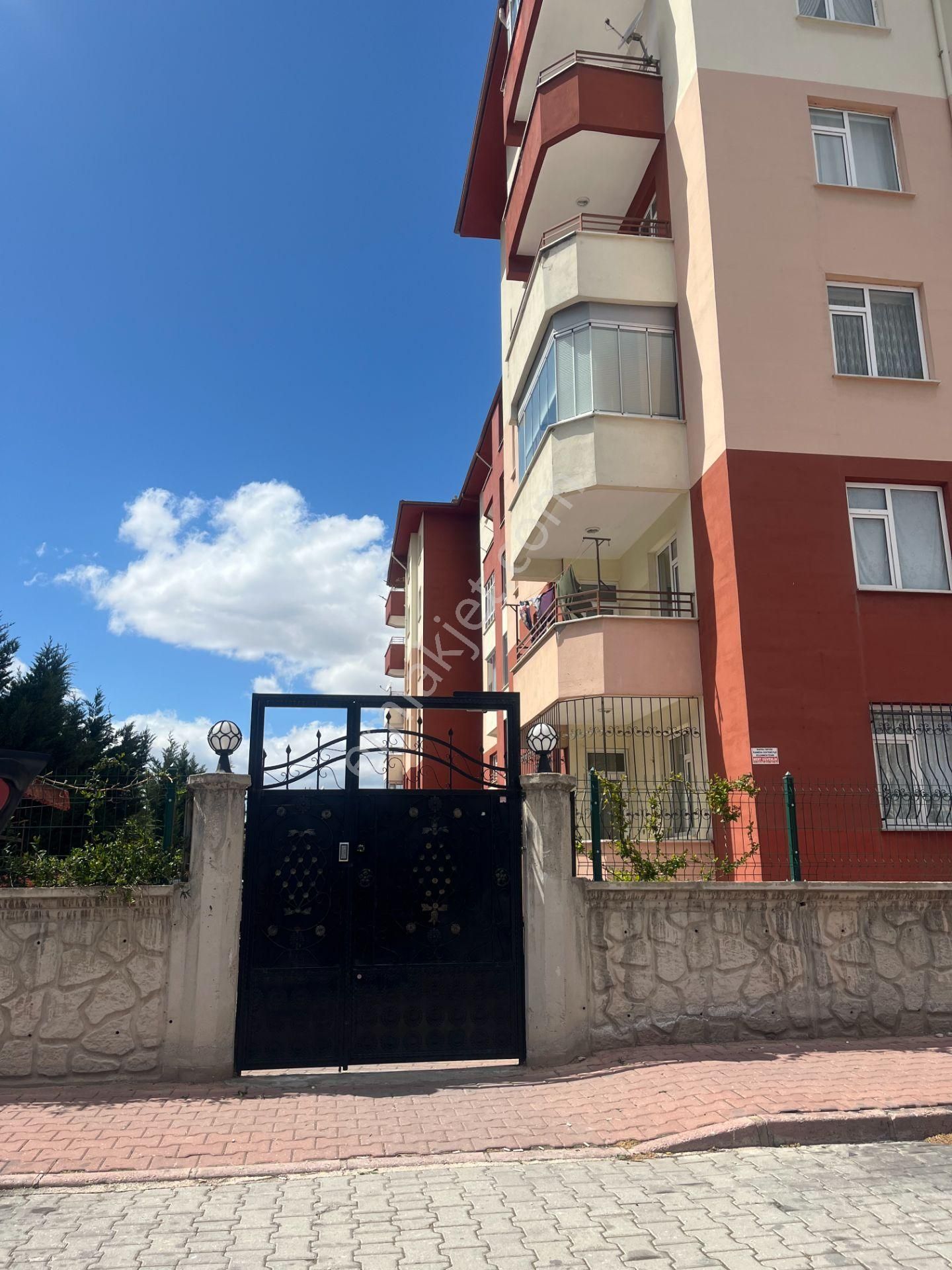Buhara Barış Caddesi, Oldukça Cazip Masrafsız 3+1 Satılık Daire