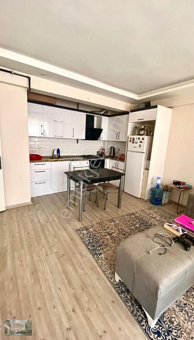 Akman Gayrimenkulden Muradiye Mah. Cadde Üzeri 2+1eşyalı Kiralık