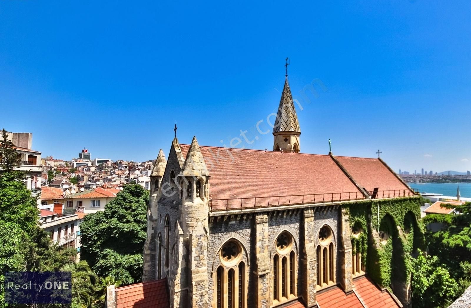 R-one Beyoğlu Yenilenmiş Geniş Ferah Manzaralı 3+1 Satılık Daire