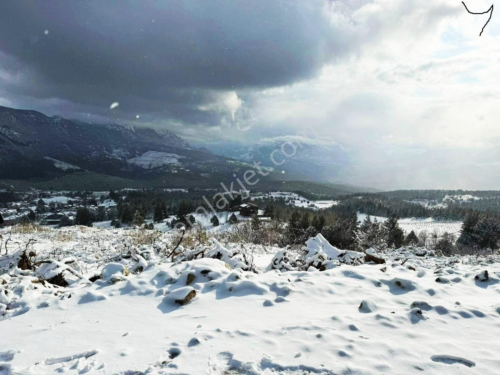 Pozantı Kar Emlaktan Alpu Yaylasında Doğa Manzaralı İmarlı İfrazlı Satılık Yaylalık 400 M2 Arsa
