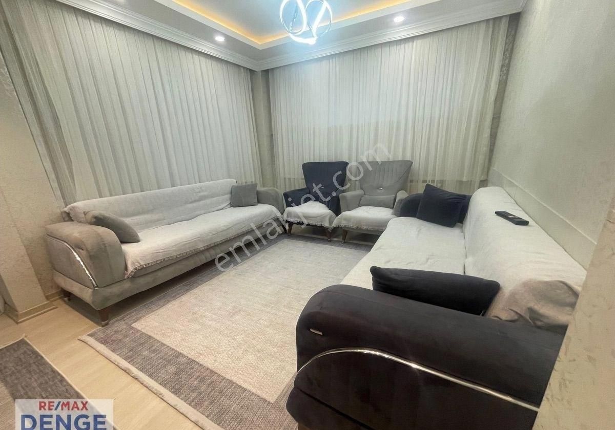 Güngören Güven Mah. Bahçe Kullanımlı Tadılatlı 2+1 Satılık Daıre