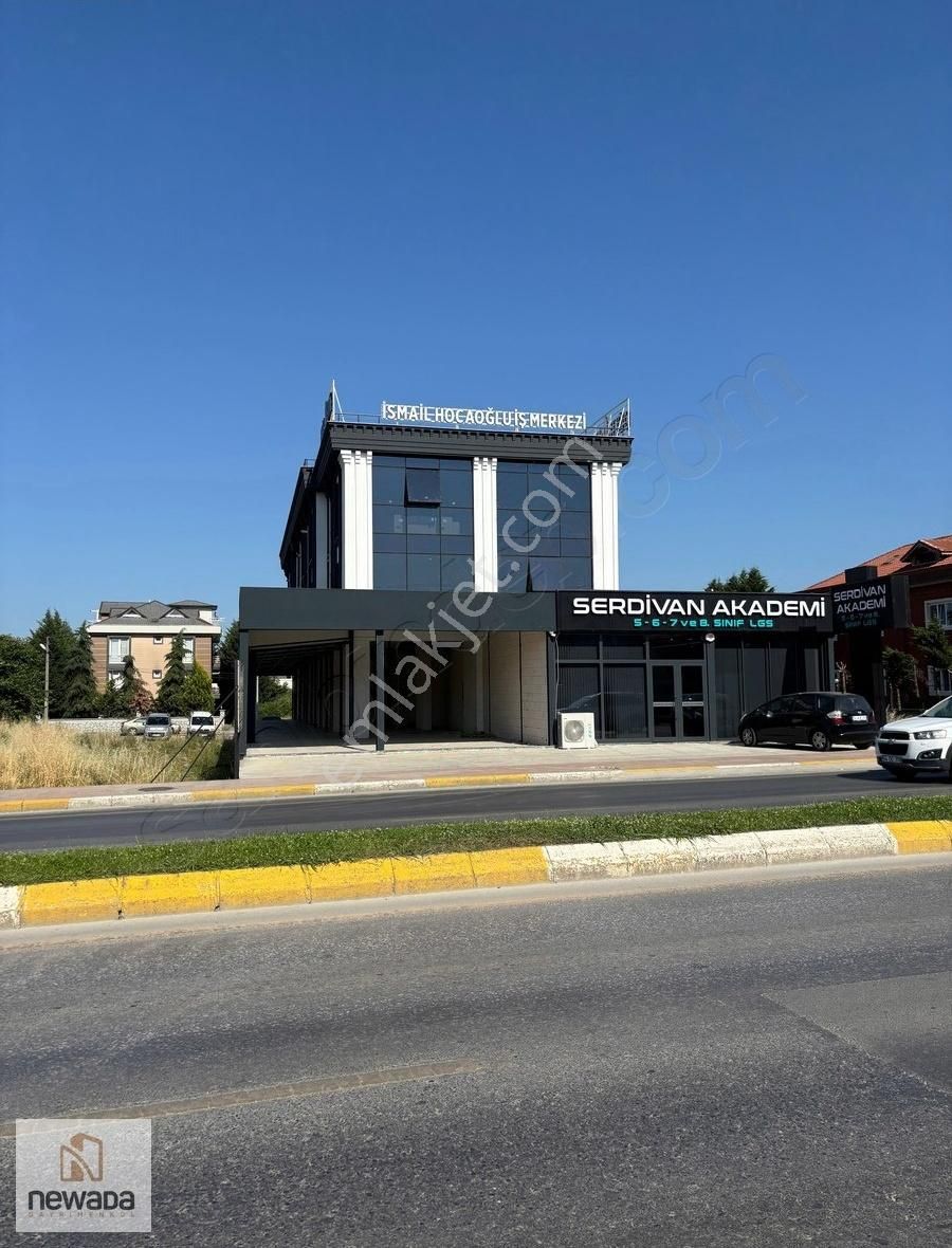 Serdivan 2. Cadde Üzerinde 1+0 Kiralık Ofis