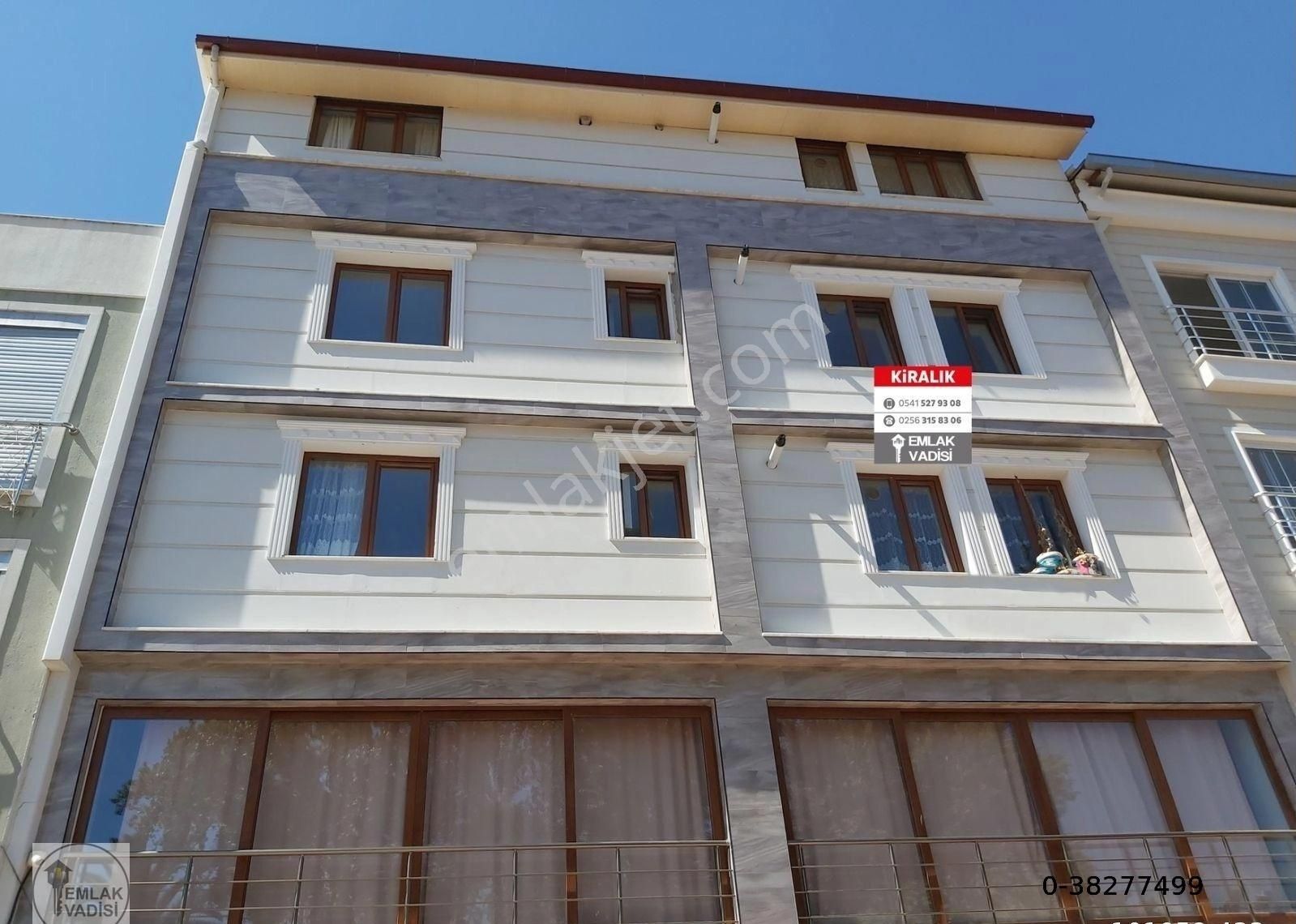Yeni Mah.'de İstasyon Meydanında Eşyalı 2+1 Kiralık Daire