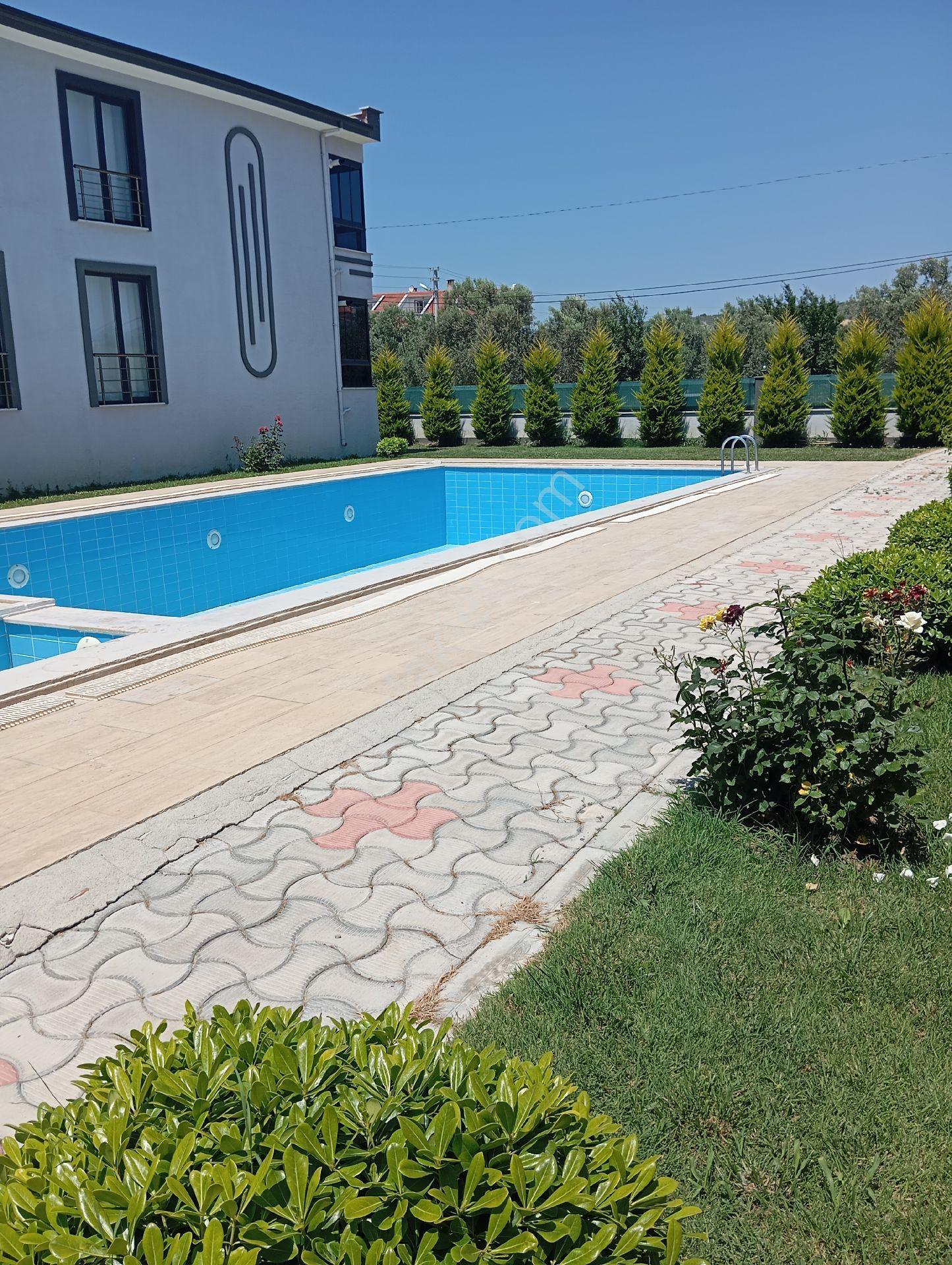 Parlar Emlaktan Satılık Daire 2+1 90 M2 Havuzlu Bahçeli Yola Cepheli - Görsel 4