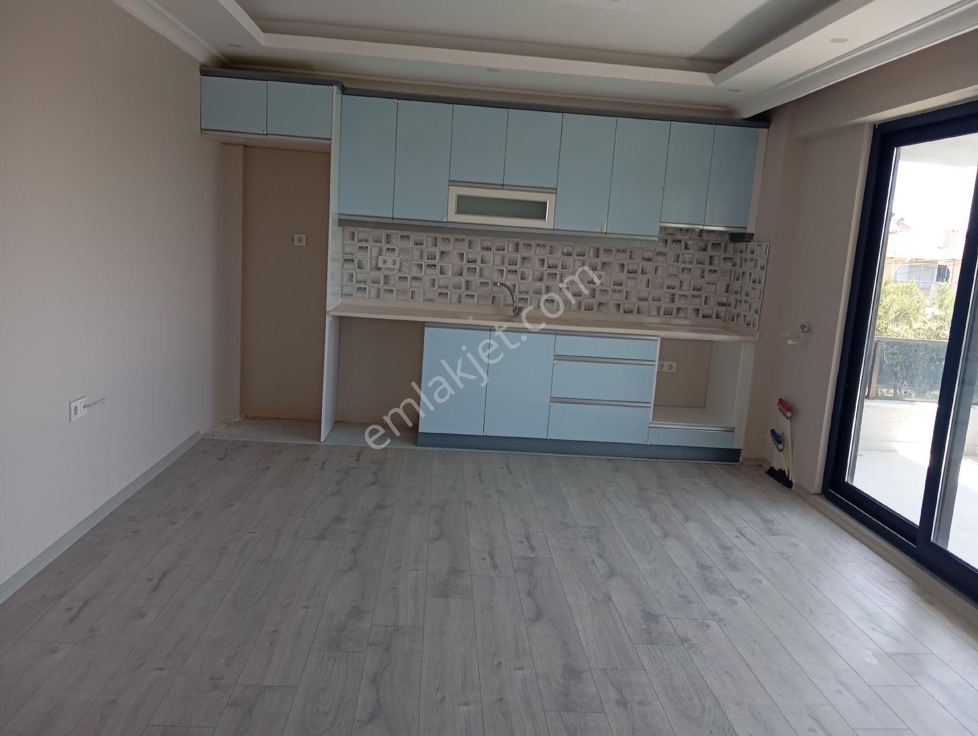 Parlar Emlaktan Satılık Daire 2+1 90 M2 Havuzlu Bahçeli Yola Cepheli - Görsel 12