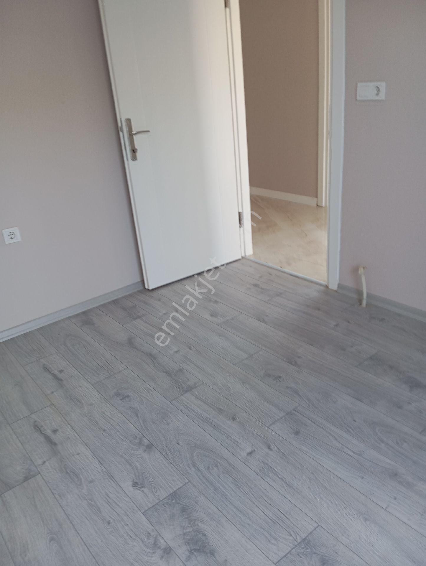 Parlar Emlaktan Satılık Daire 2+1 90 M2 Havuzlu Bahçeli Yola Cepheli - Görsel 18