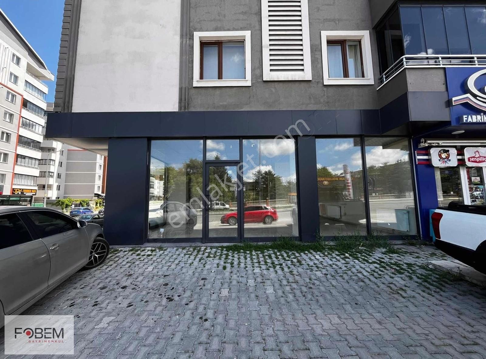 Kombina Caddesinde Kiralık İş Yeri