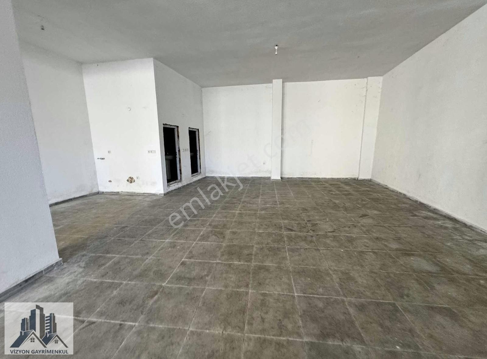 Vızyon'dan Kiralık 275+250 İş Yeri