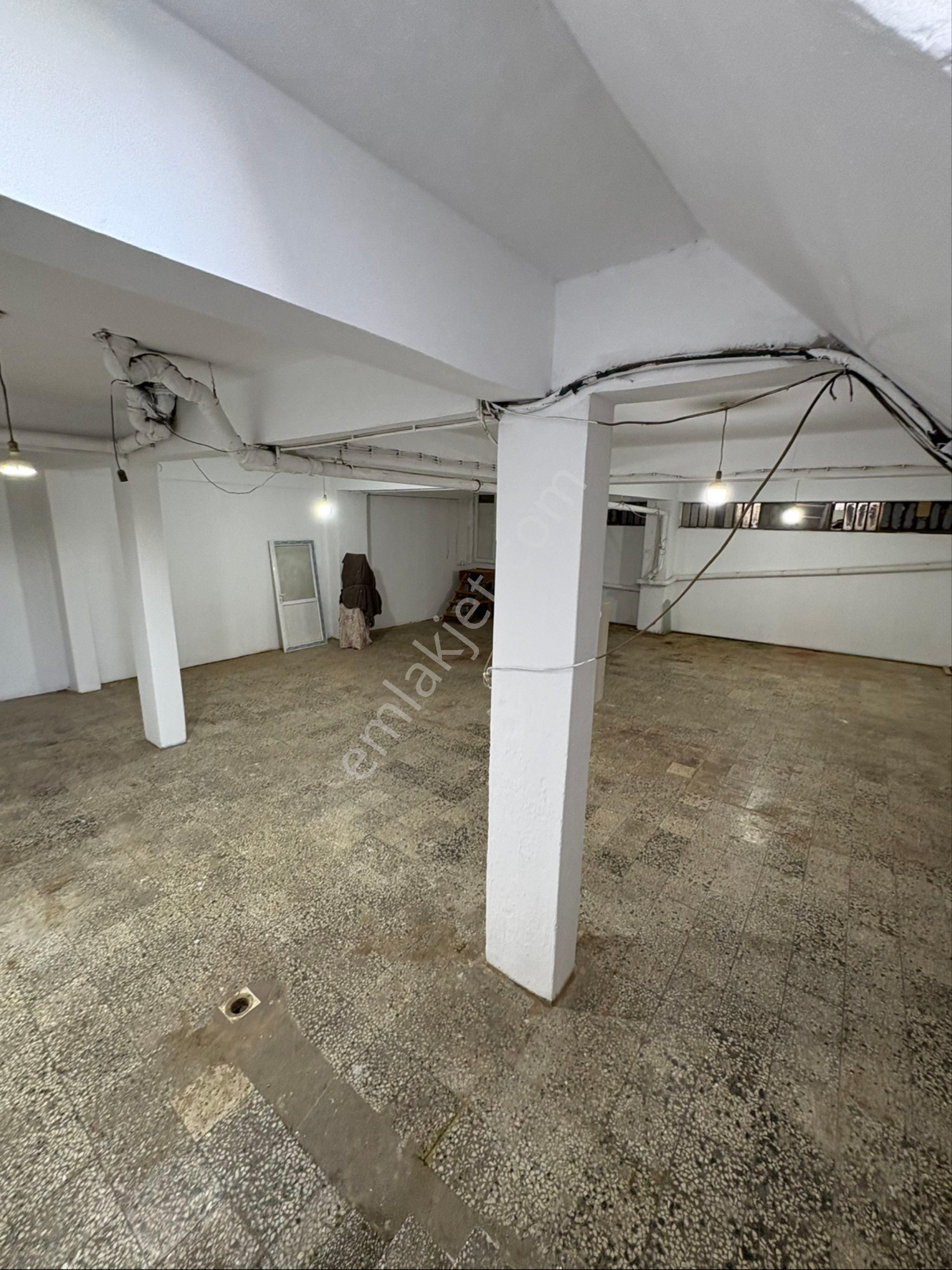 Aydın İnş. Cebeci Mah Bodrum Kat 130 M2