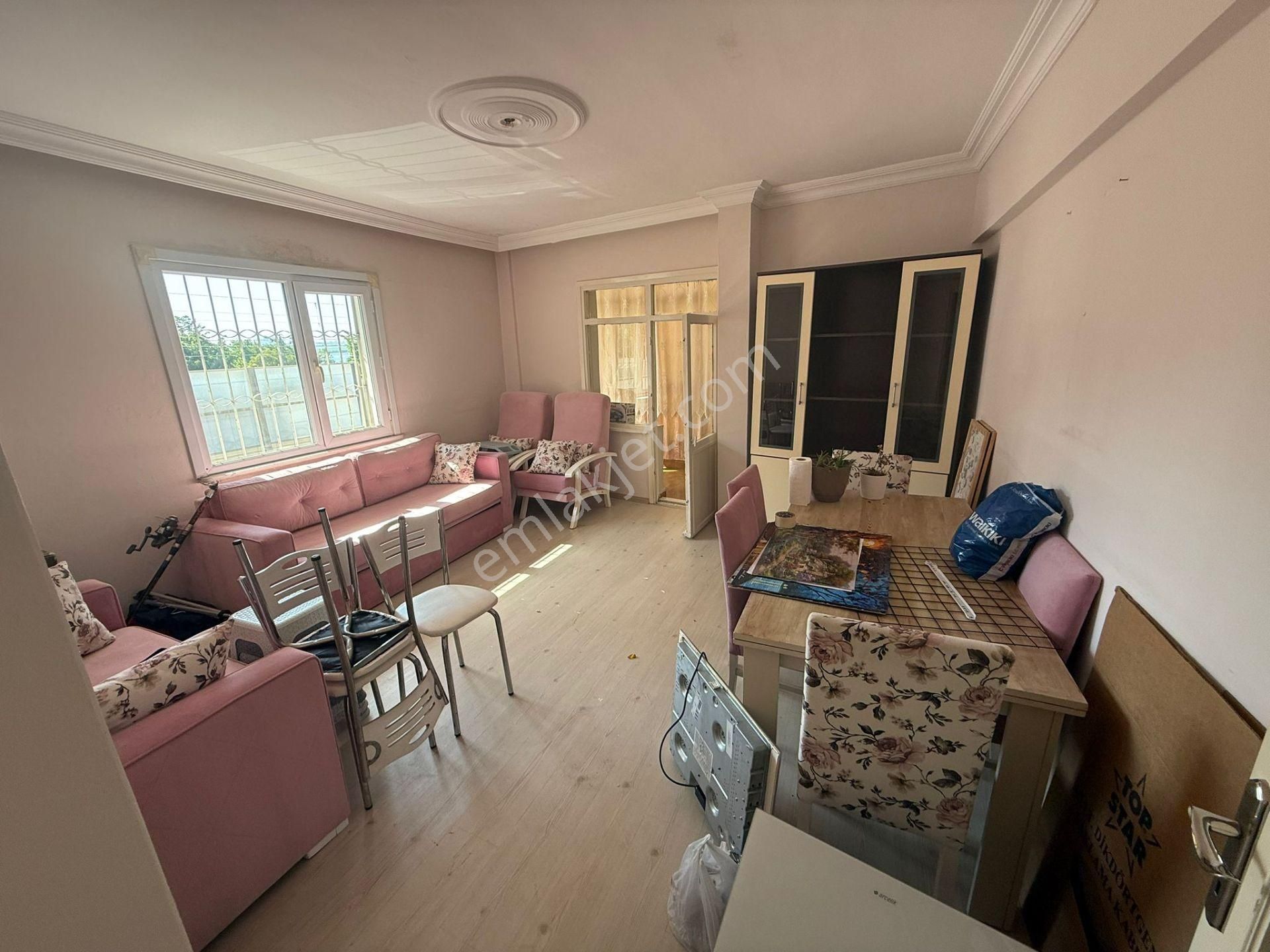 Barış'tan K.çekmece Soğuksuda Kiralık 3+1 Yüksek Giriş Daire
