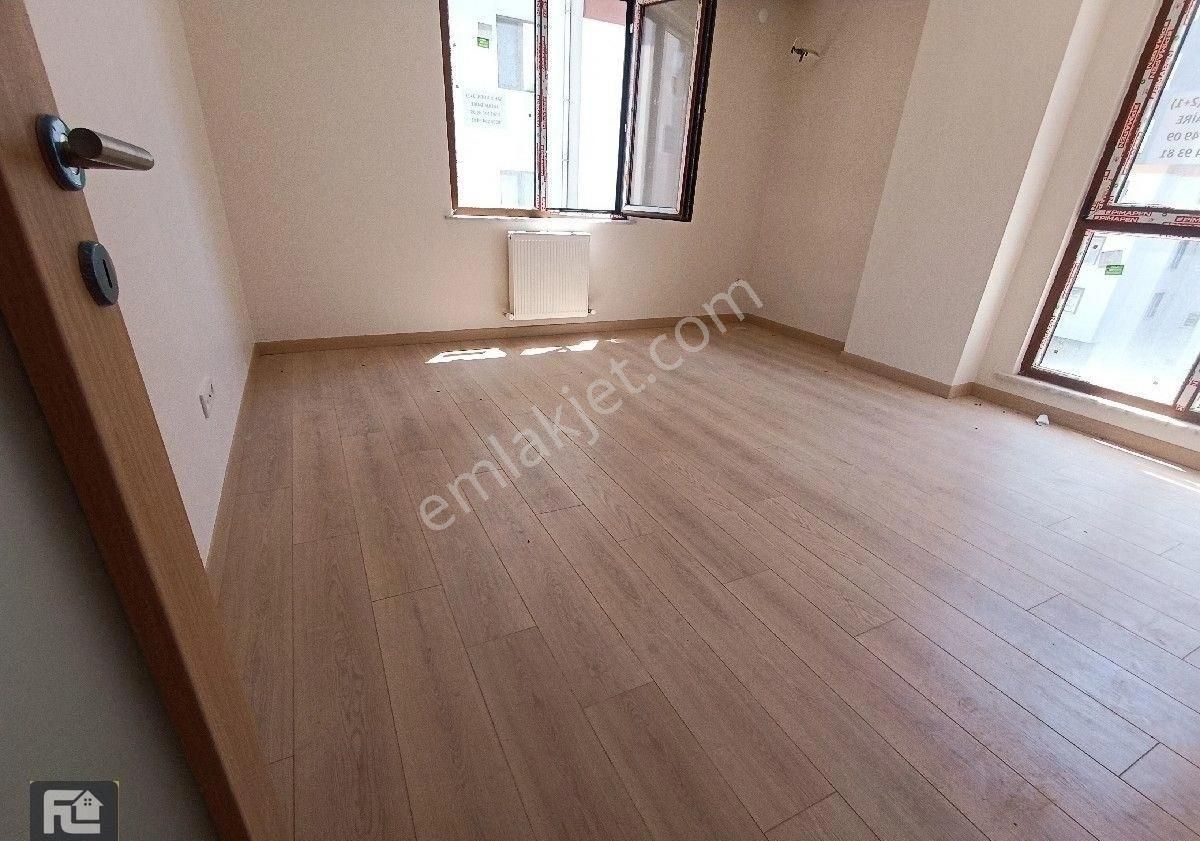 F-l Emlaktan Bulgurlu Metro Yakını 2+1 Sıfır Daire