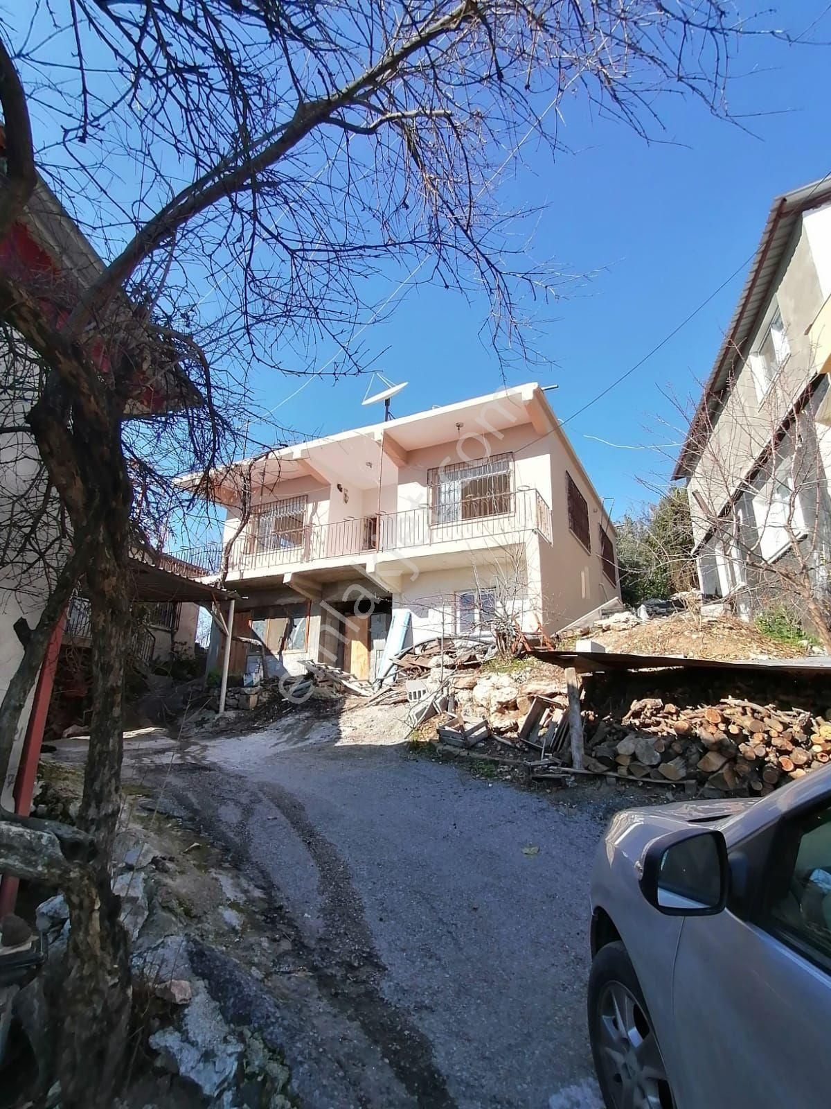 Şehir Merkezine 25 Km Uzaklıkta 2 Adet Müstakil Ev
