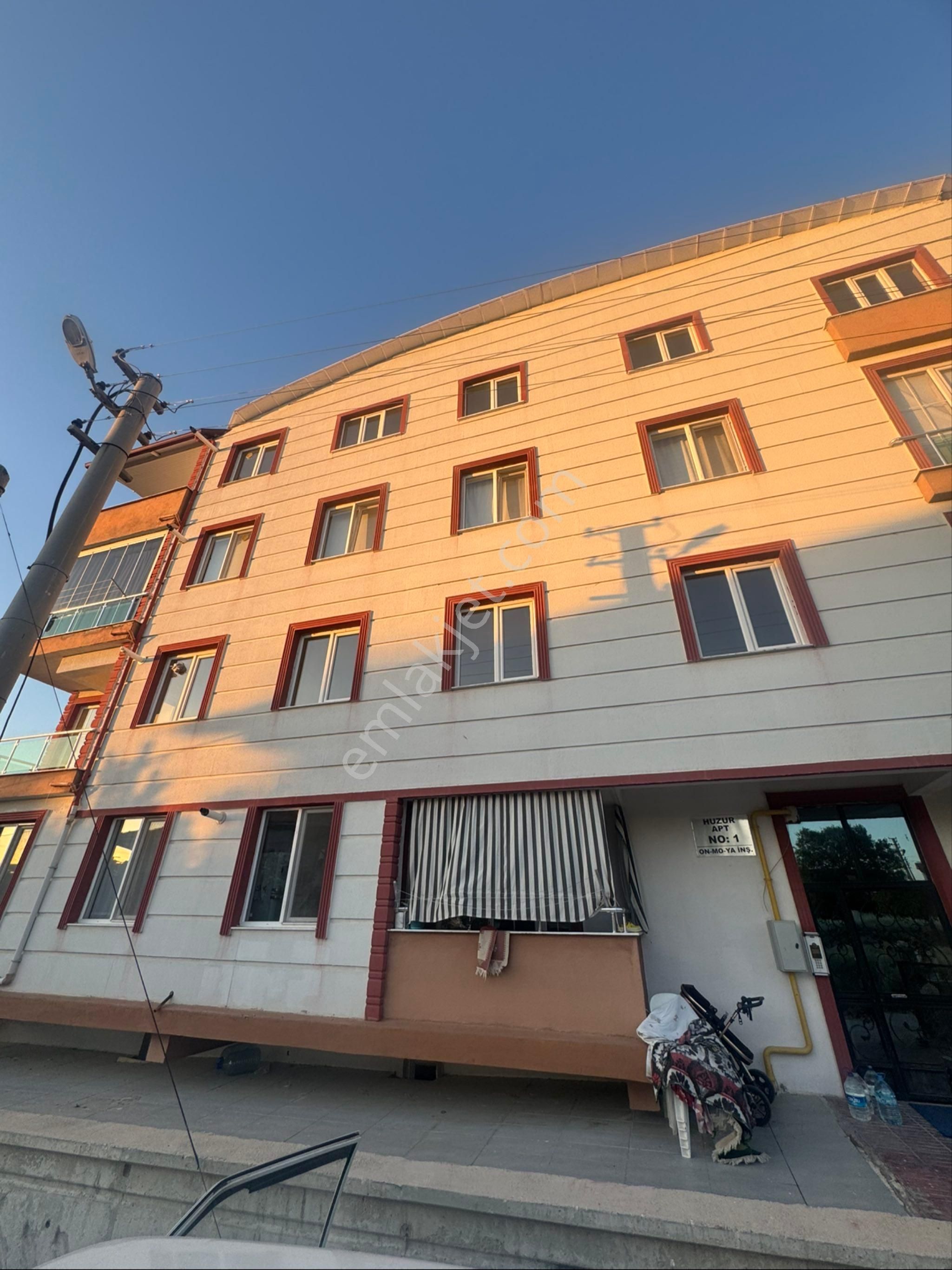 Burdur Merkez Akderede Kiralık Teraslı 3+1 Daire