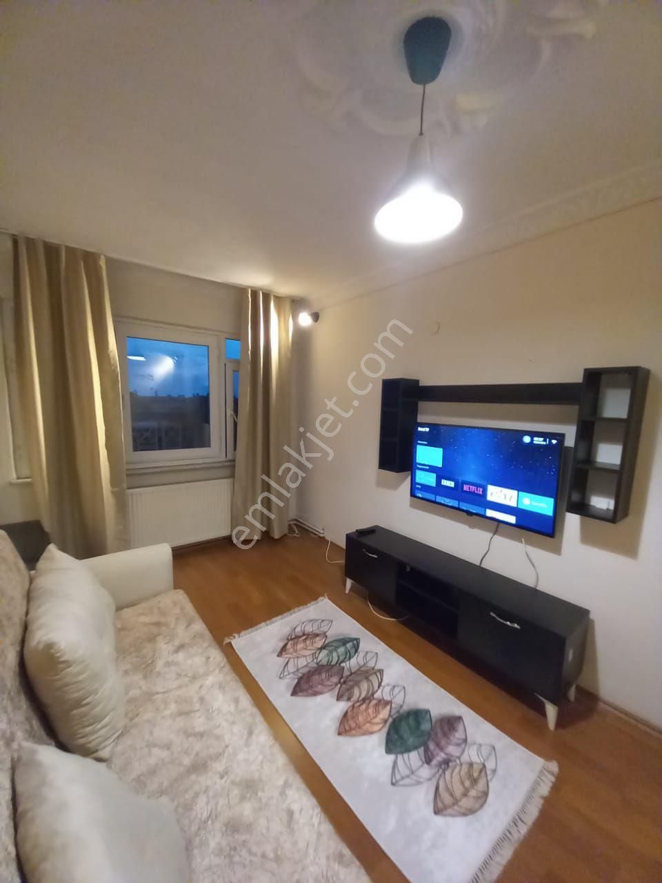Şehremini De Eşyalı 2+1 Kiralık Daire
