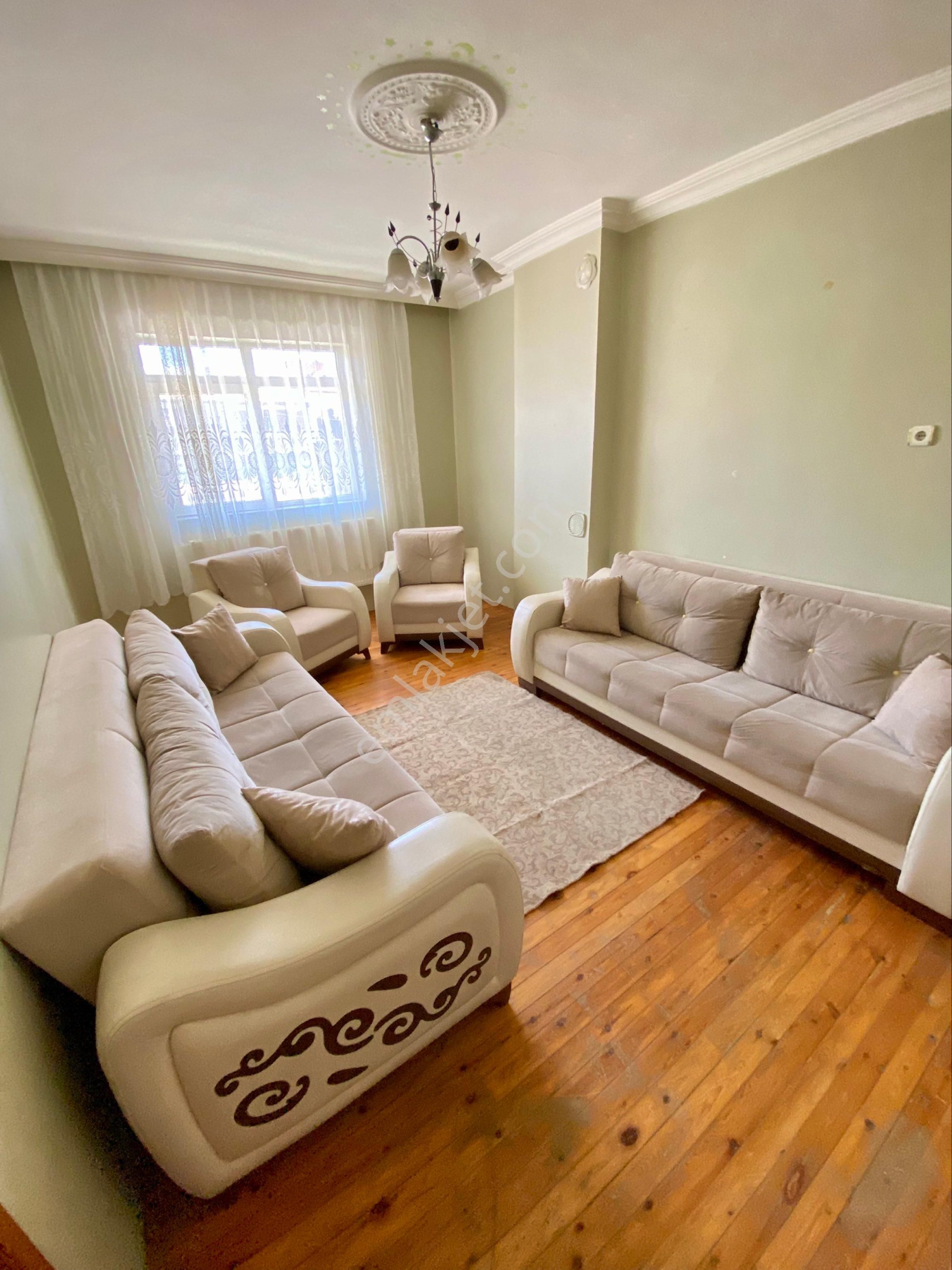 Merkezde Saat Kulesinin Orda Full Eşyalı