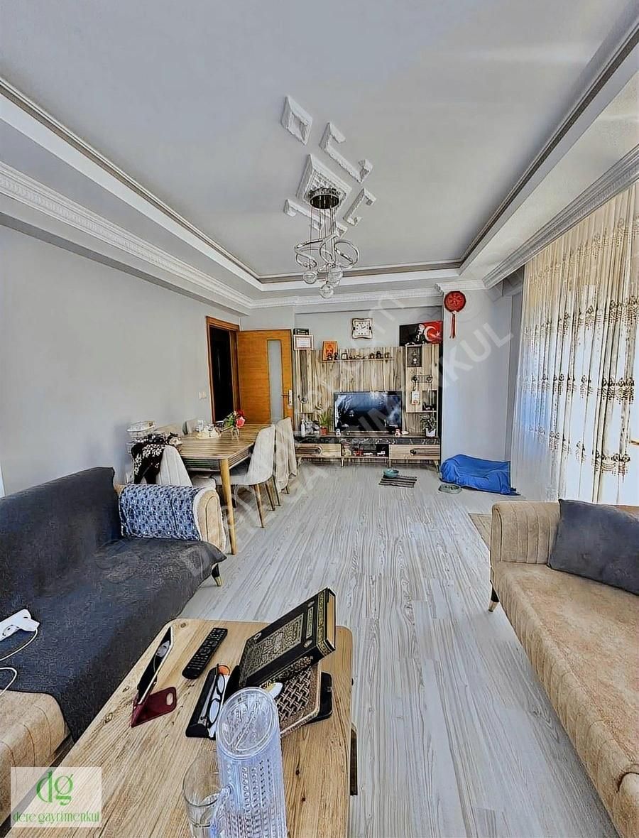Mimarsinanda Cagaloglunun Bir Sokak Üstü Salon Mutfak Ayrı 2+1