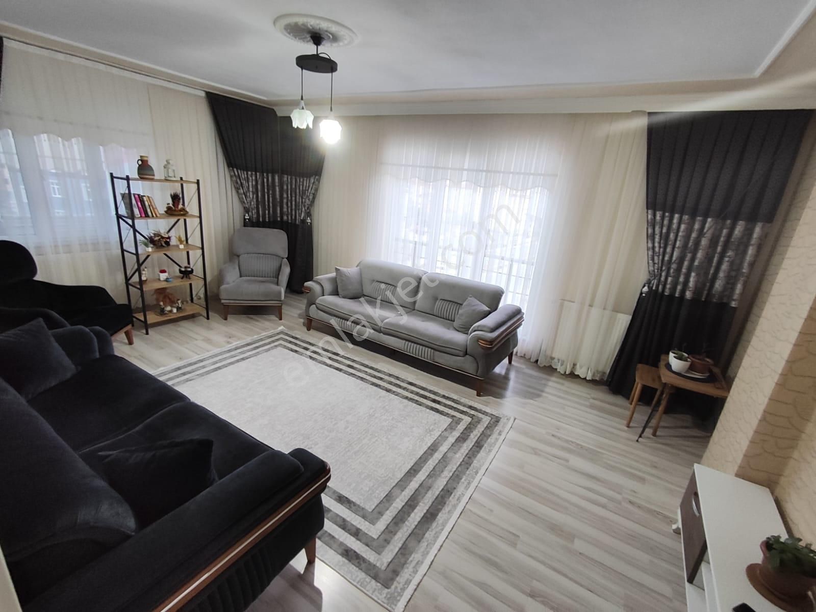 19 Mayıs Mah.devlet Hastanesi,okullar Mevkinde Satılık 3+1 Daire