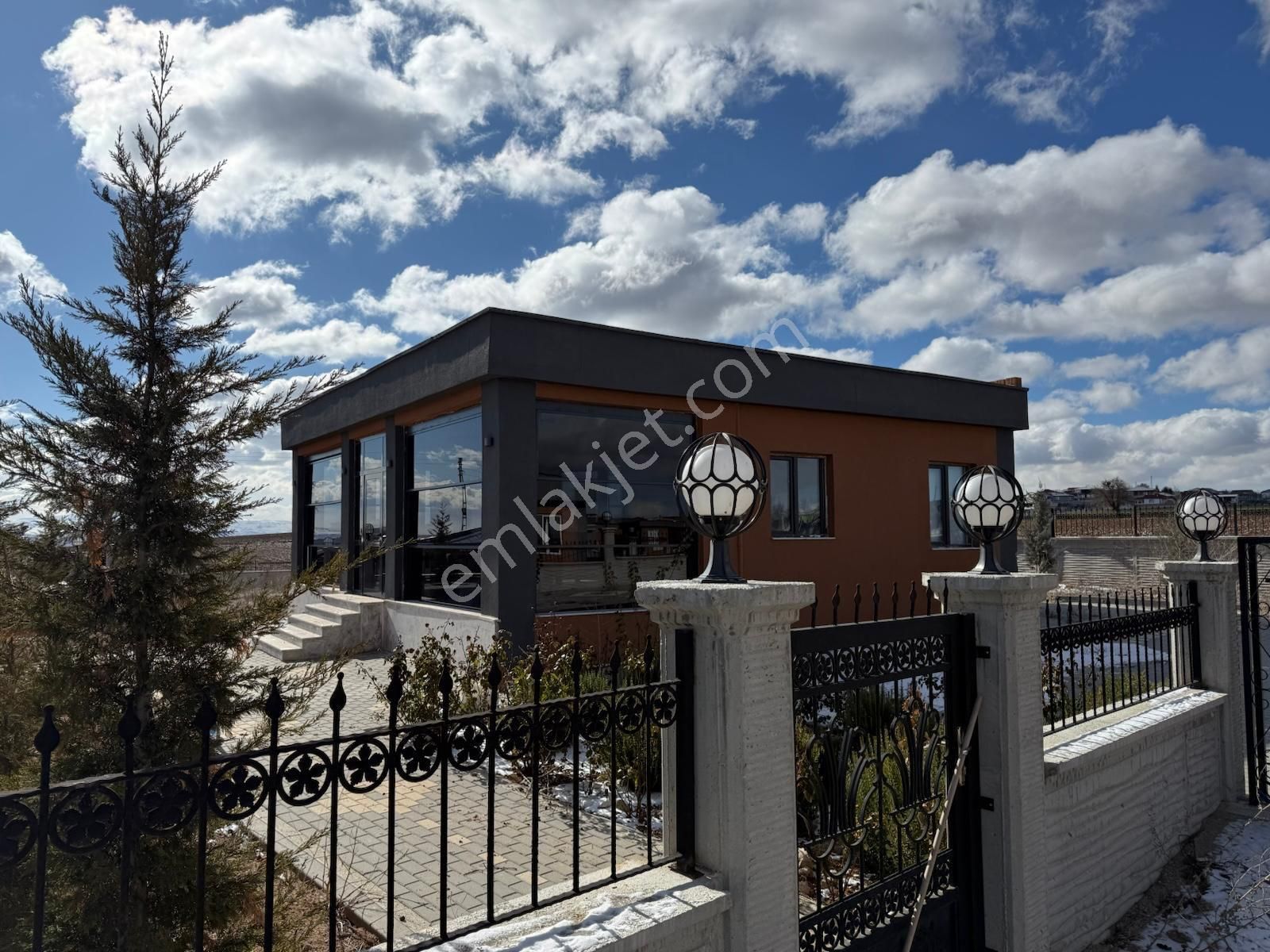 Site İçerisinde Sitenin En Büyük Evi