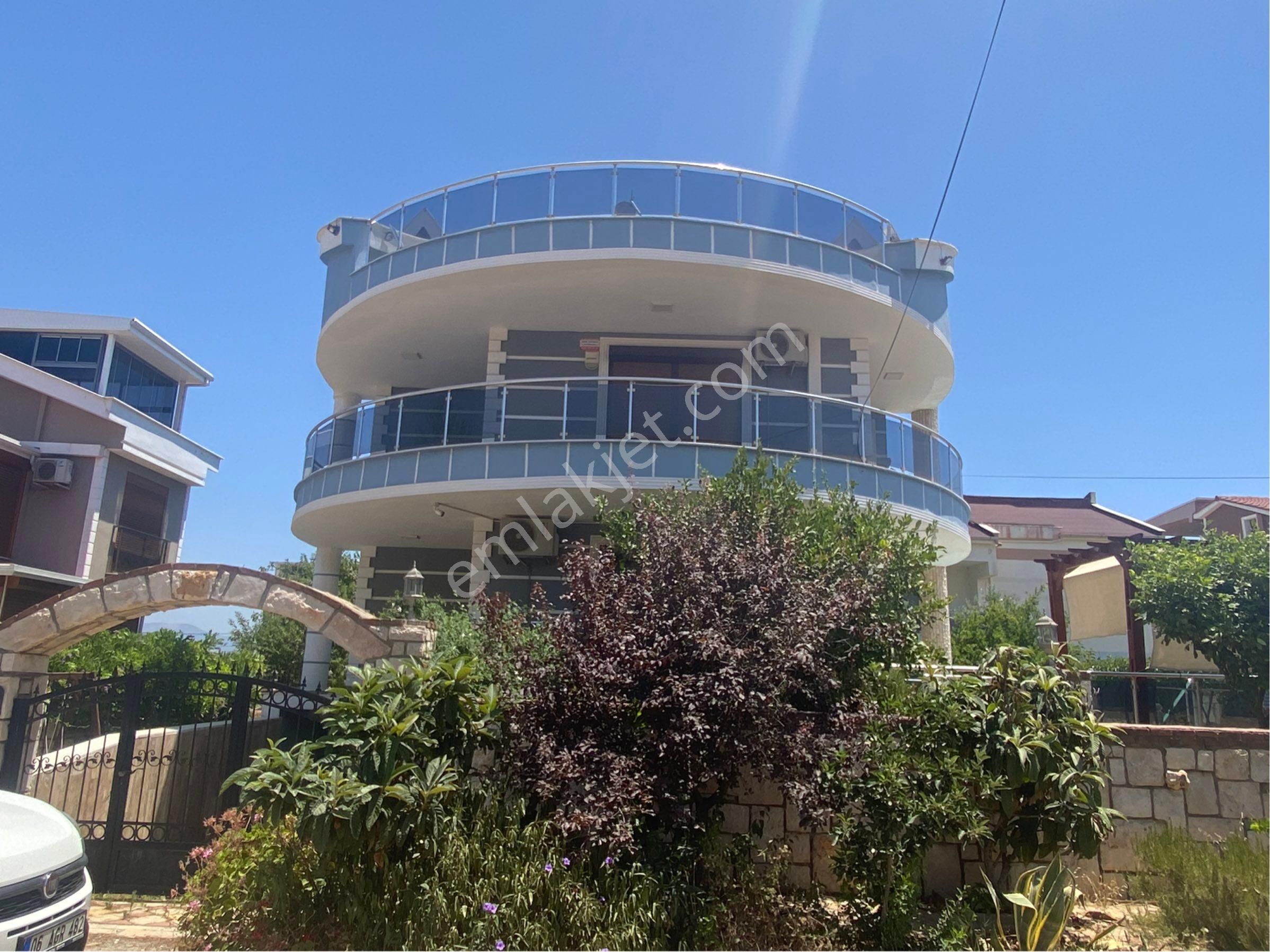 Didim Yeşilkent’te Denize Yakın 4+1 Tam Müstakil Havuzlu Villa