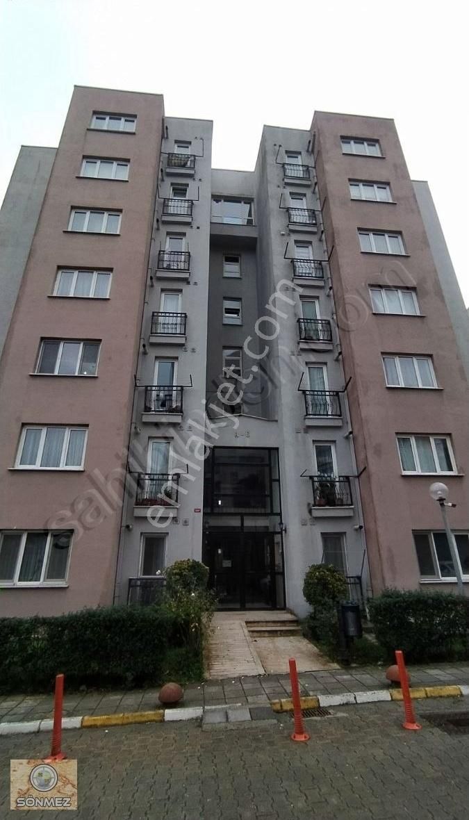Arnavutköy Kiptaş Konutlarında Kiralık 2+1 Giriş Kat