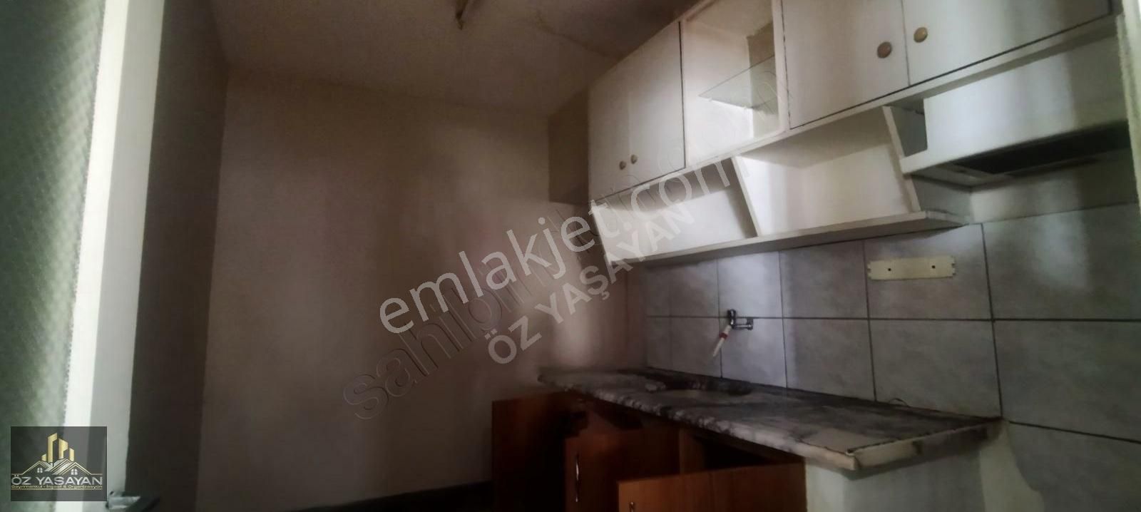 Öz Yaşayan Gayrimenkulden Erturulgazi Mah Çilem Cad Yakını 2+1