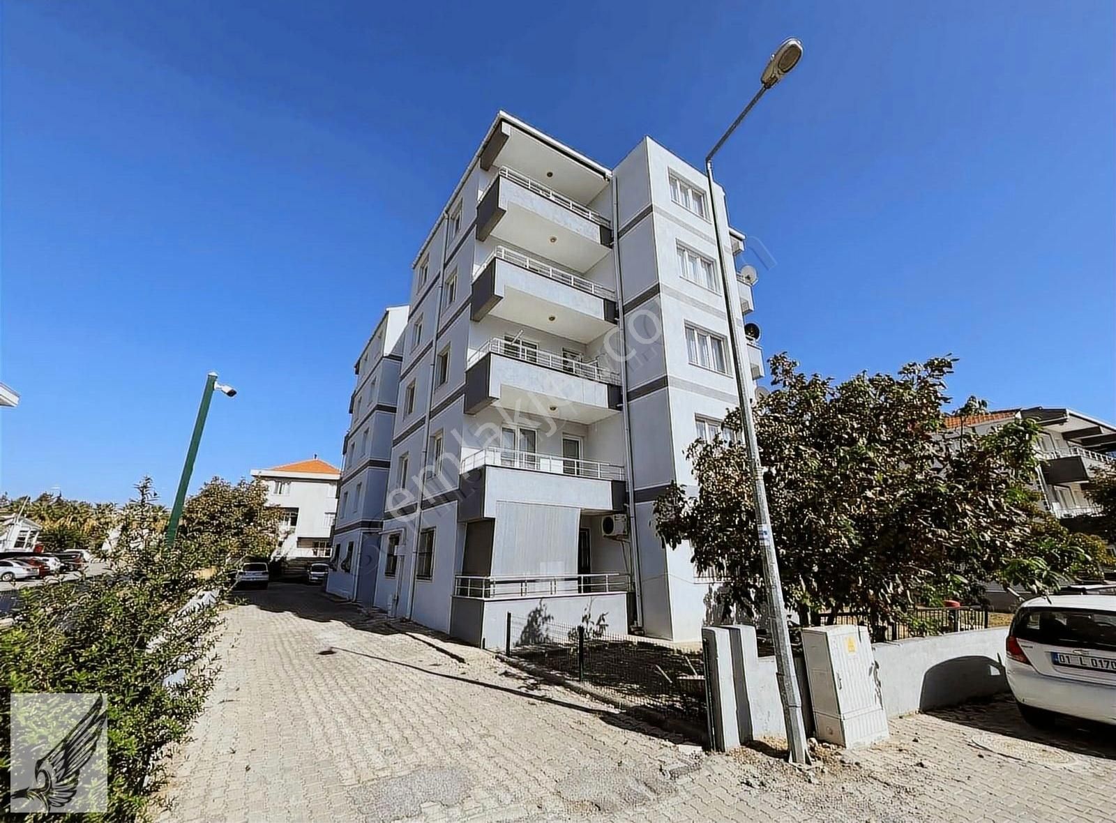 Seferihisar Camikebir Mahallesinde 3 Cephe 3 Balkon 3+1 Daire