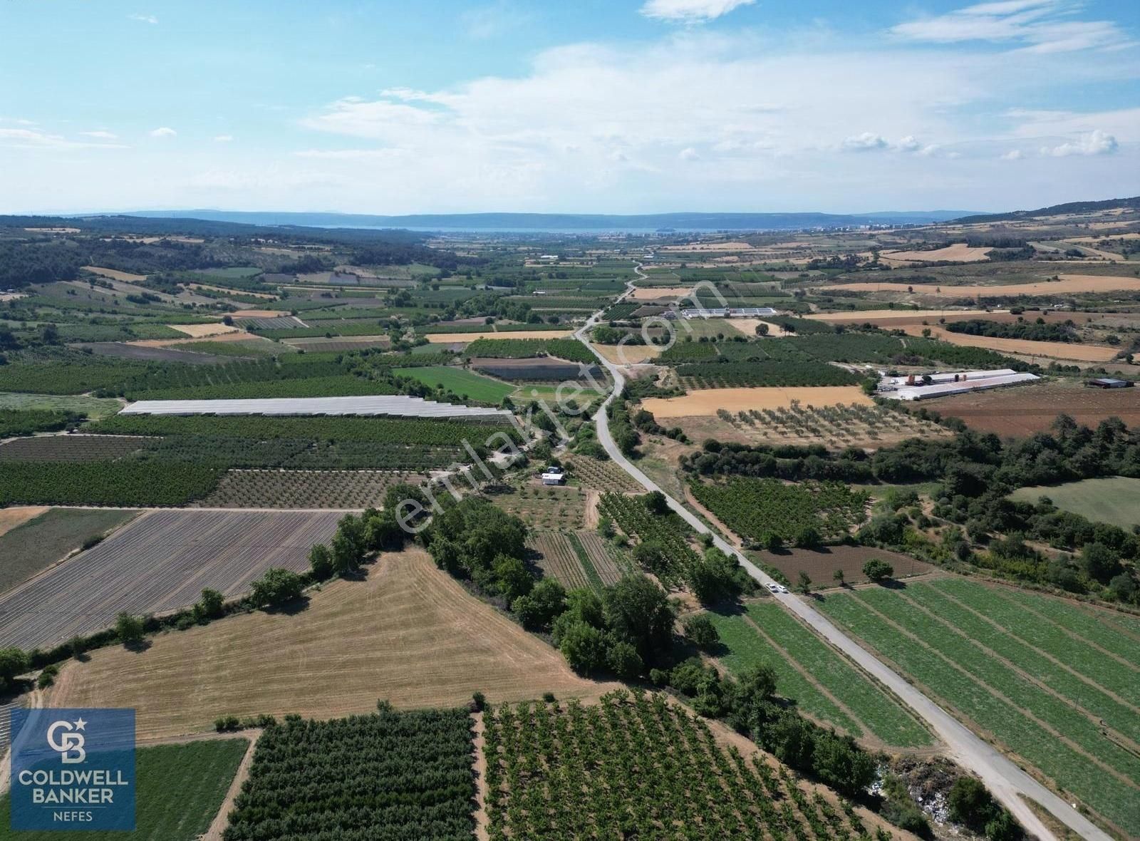 Çanakkale Merkez Aşağı Okçular Köyünde 4078 M2 Satılık Tarla