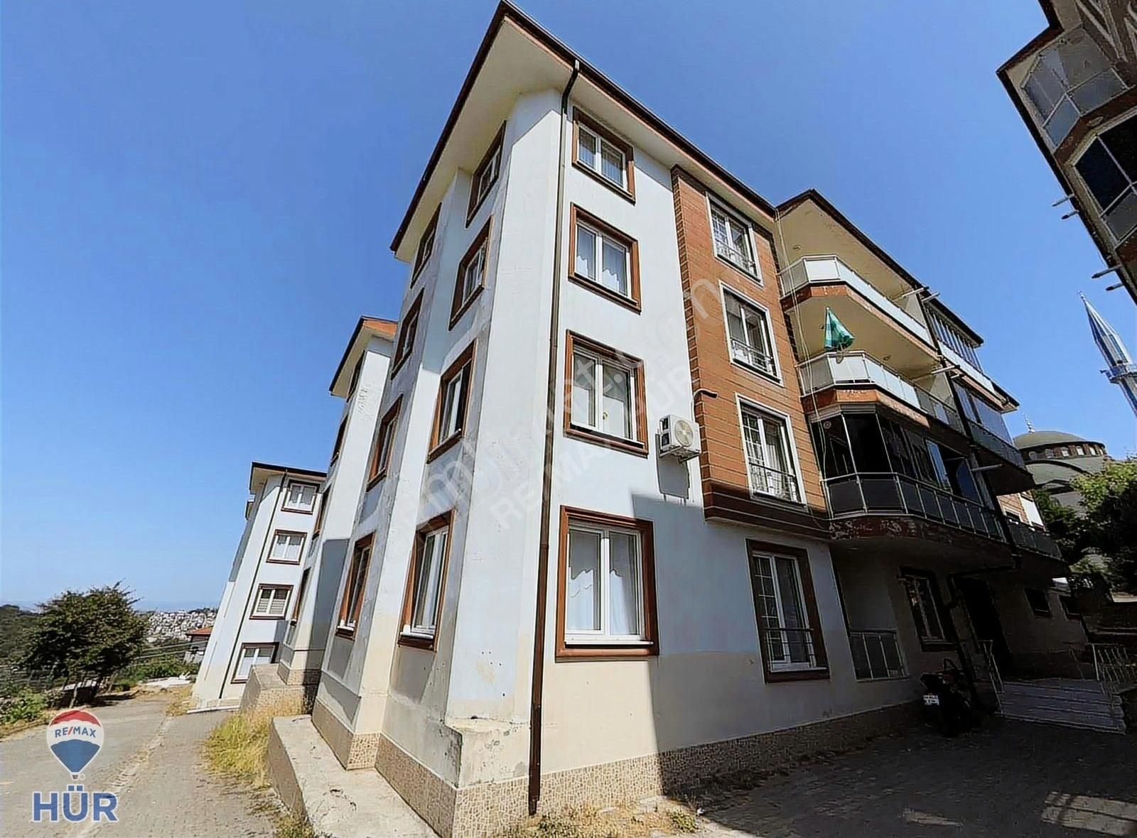 Remax Hür İlknur Doğan Site İçinde Satılık Daire