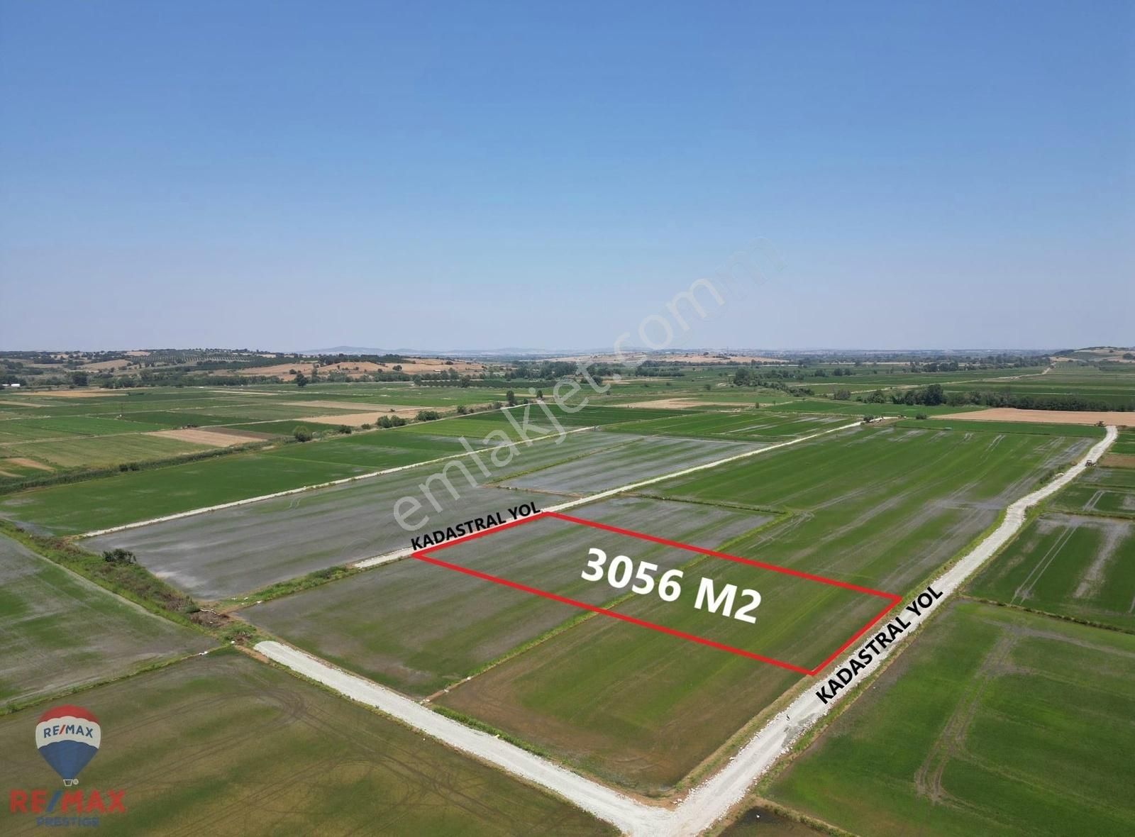 Eray Remax -cihadiye Köyü'nde 3056 M2 Satılık Sulu Tarım Arazisi