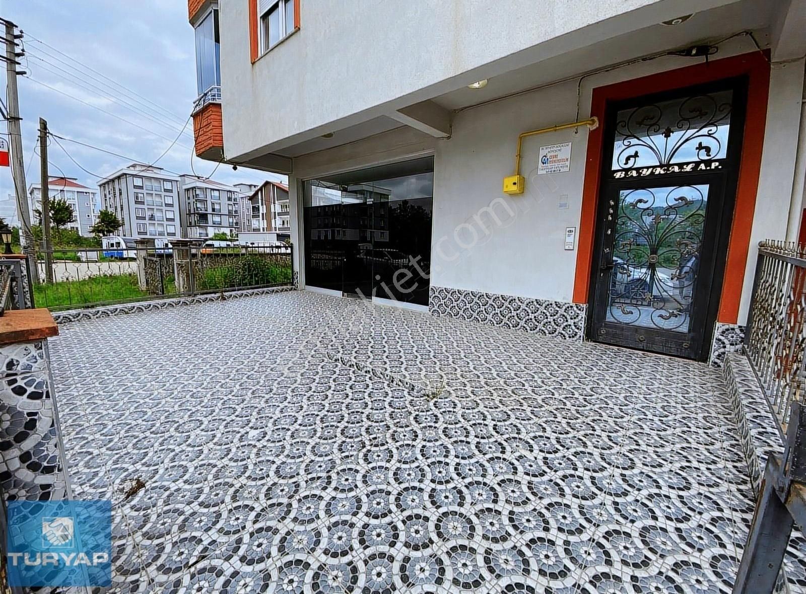 Cumhuriyet Üniversite Karşısı Bahçe Kullanımlı Kiralık İşyeri