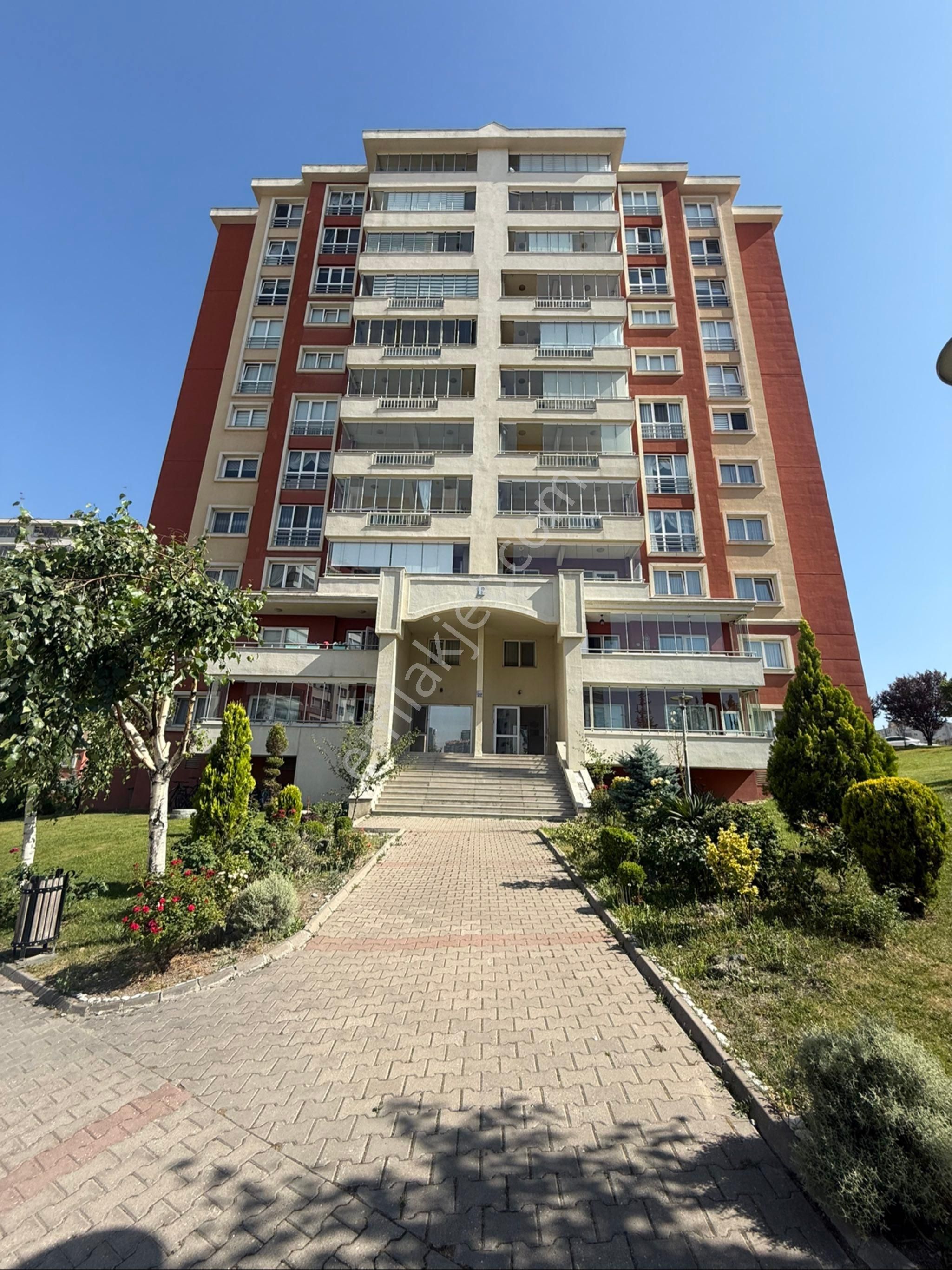 Sahibinden Akkent 3 Sitesi 2+1