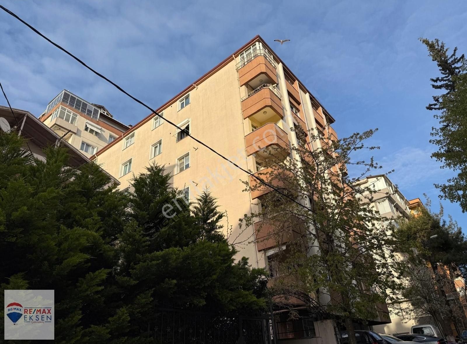 Kavacık Kaptanlar'da Asansörlü Binada Satılık 3+1 Ara Kat Daire