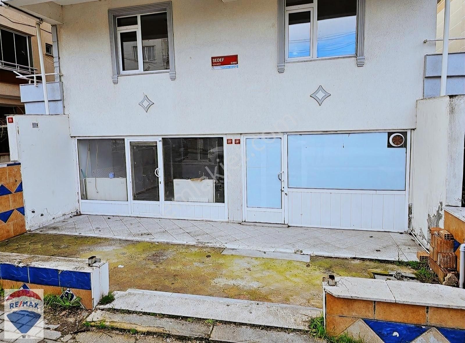 Atatürk Mahallesinde Satılık 80 M2 Net Dükkan